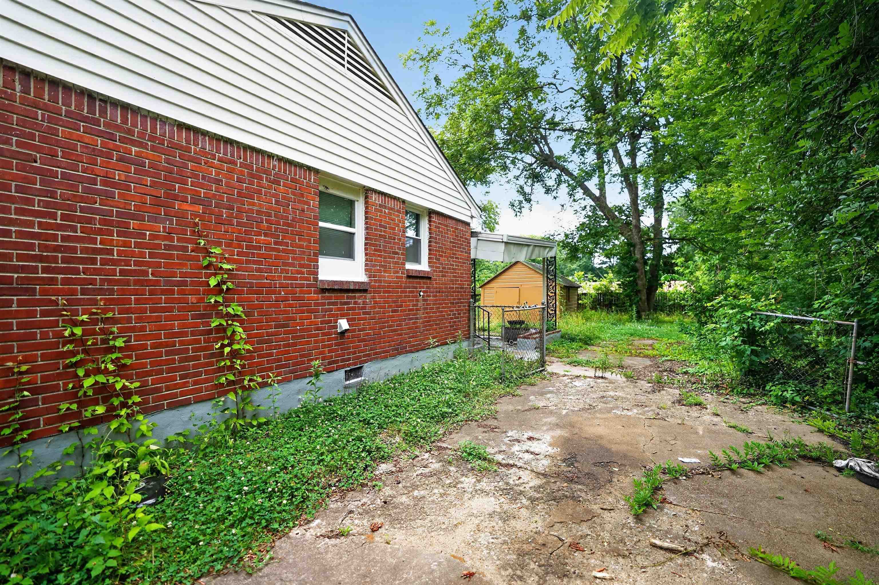 1703 Corning Ave Property Photo 5