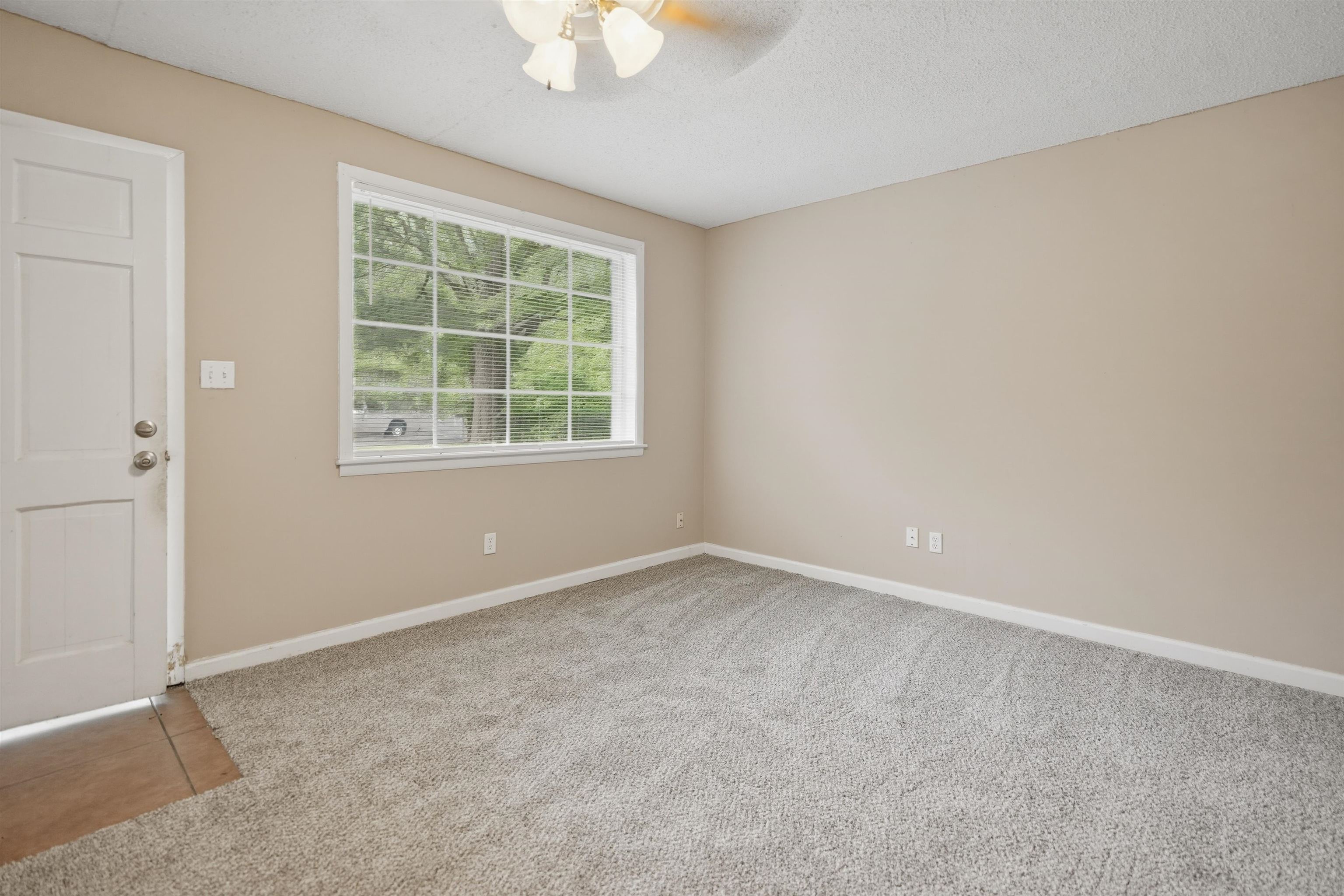 1703 Corning Ave Property Photo 14