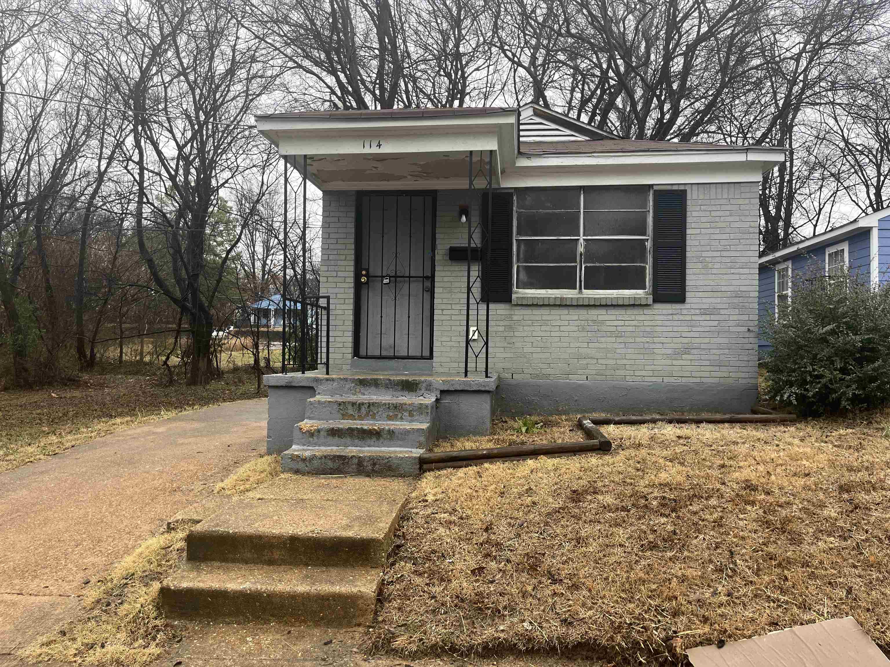 114 W Dison Ave Property Photo 1