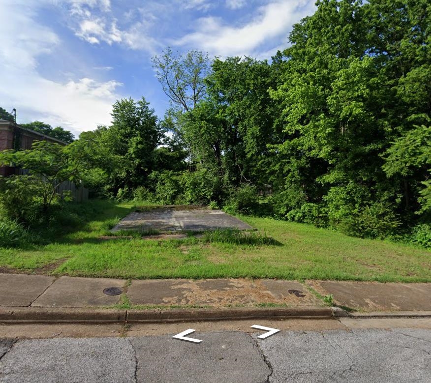 142 W Davant Ave Property Photo 2