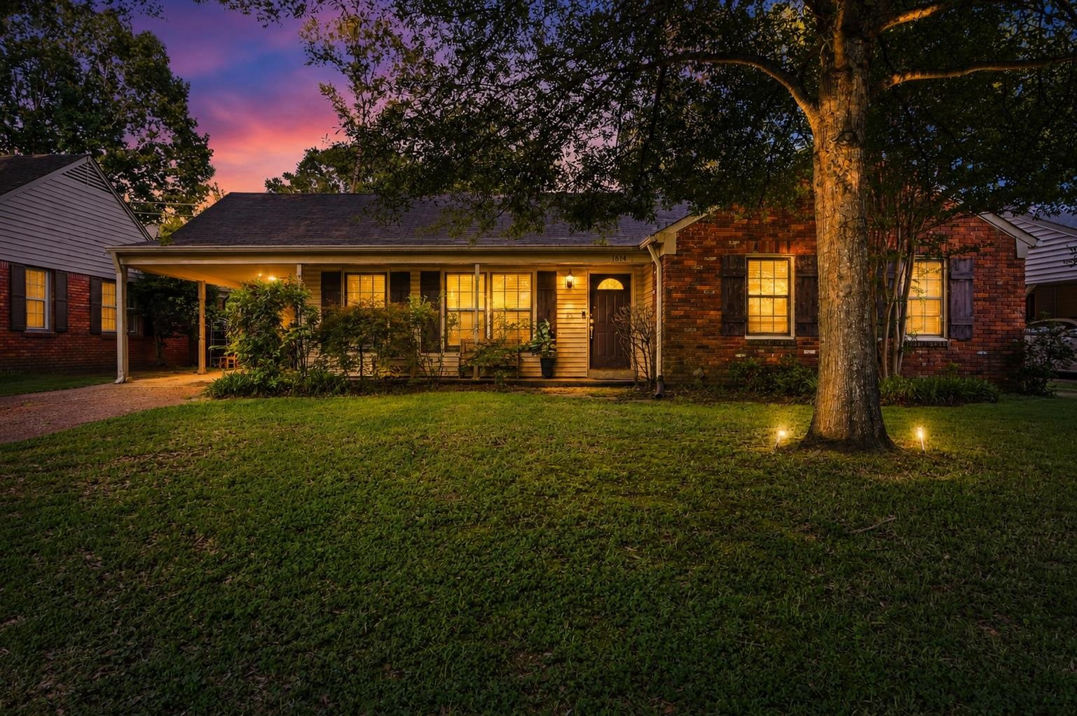 1614 STERLING DR Property Photo 1