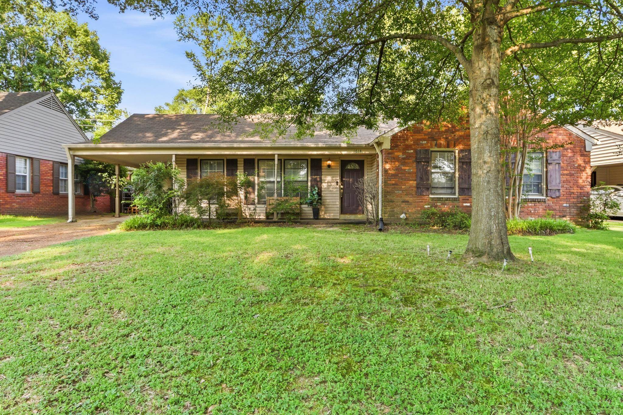 1614 Sterling Dr Property Photo 2