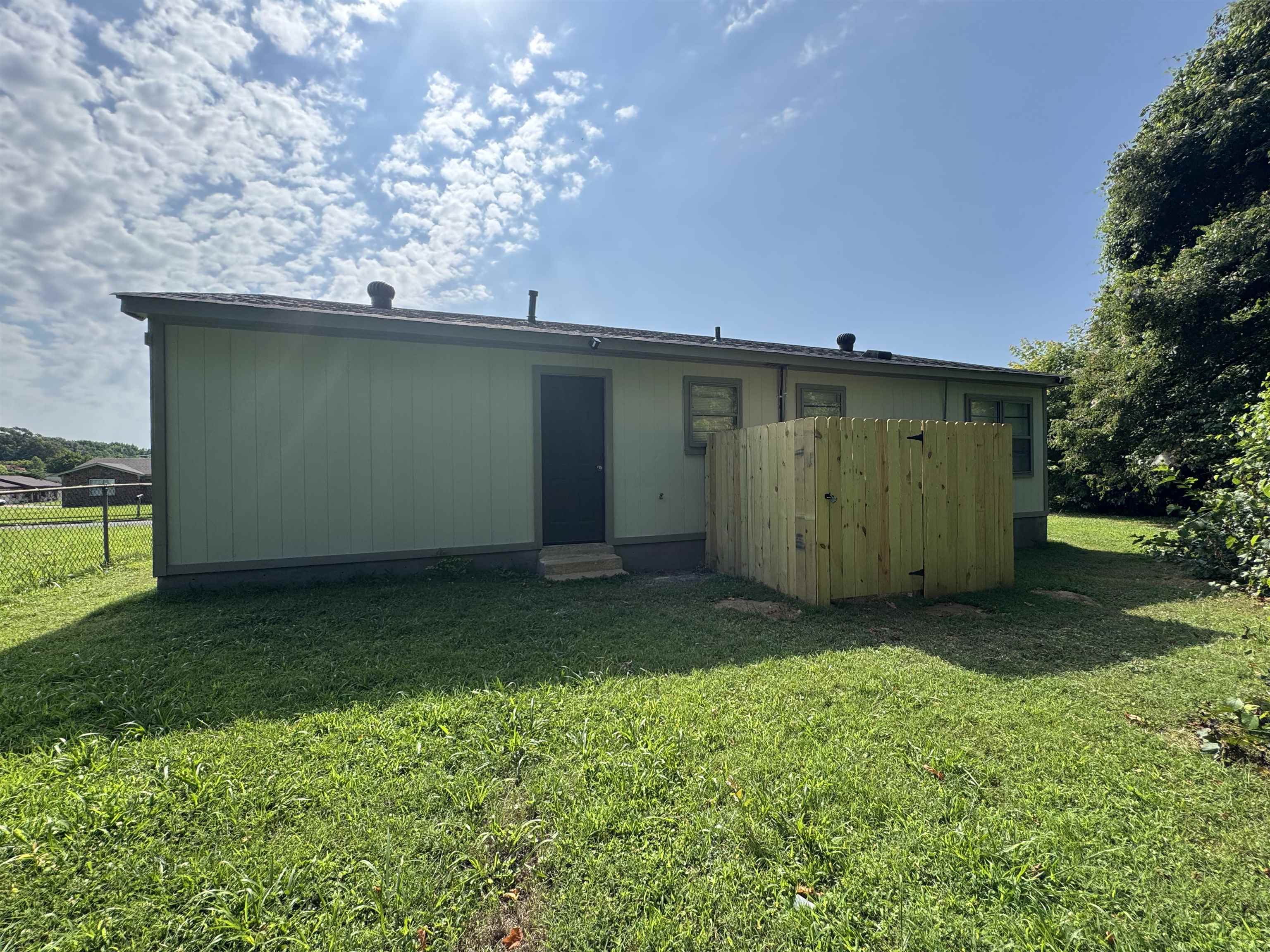 4391 Shadowline Cv Property Photo 2