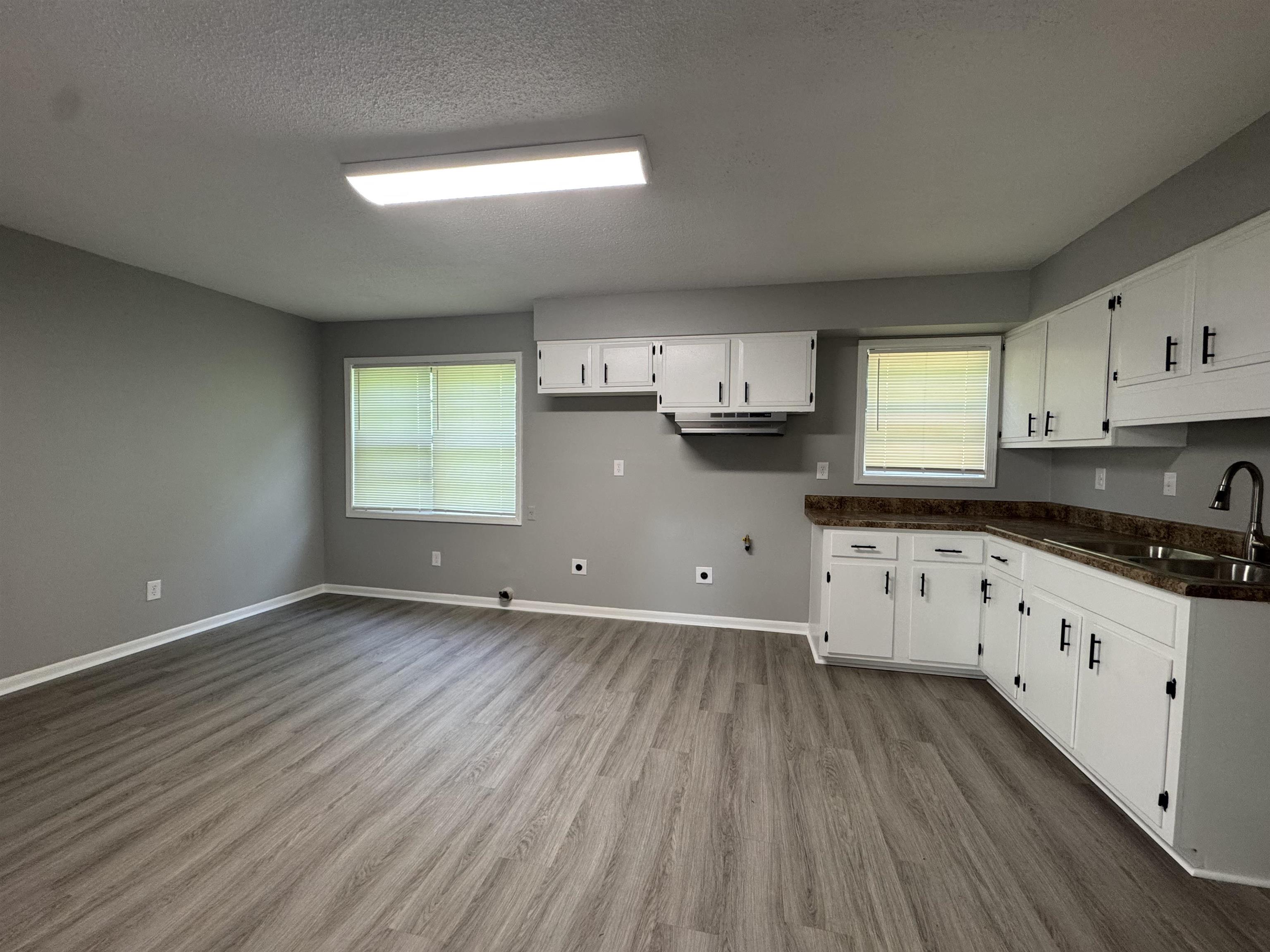 4391 Shadowline Cv Property Photo 3