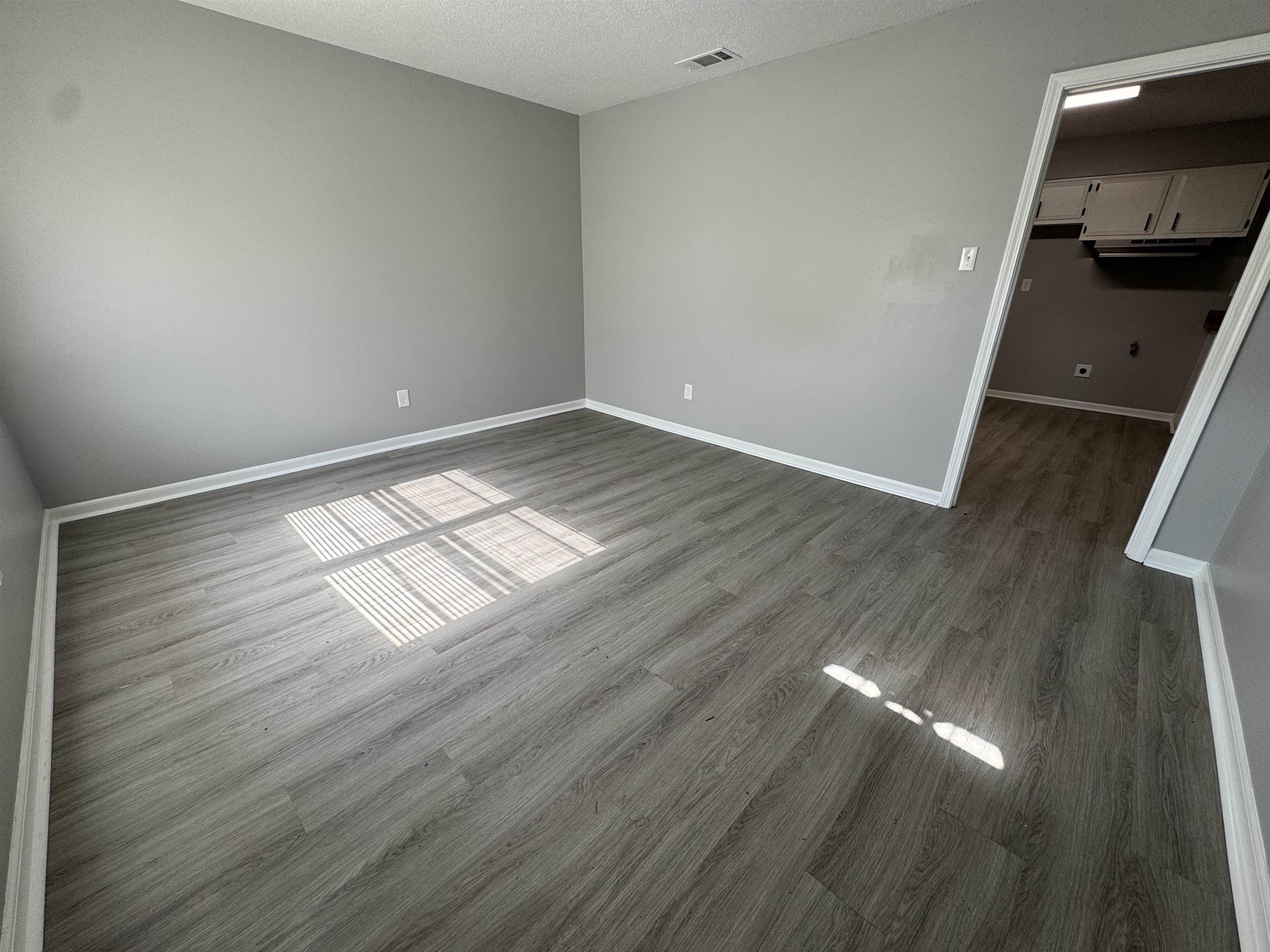 4391 Shadowline Cv Property Photo 10