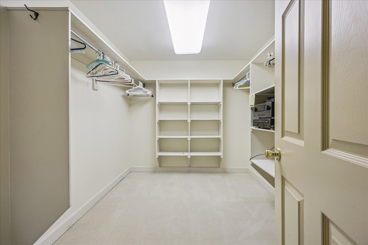 585 S Greer St 302 Property Photo 19