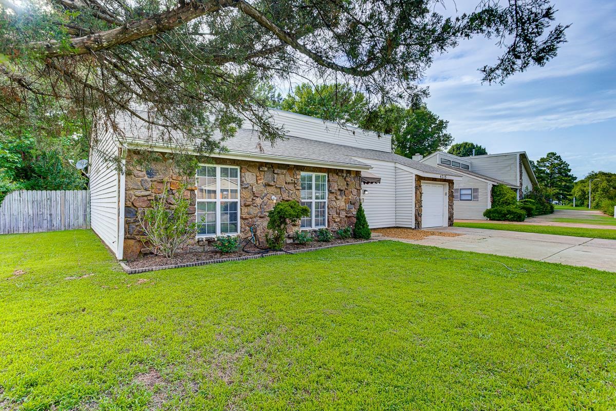 4215 Rosewind Cir Property Photo 3
