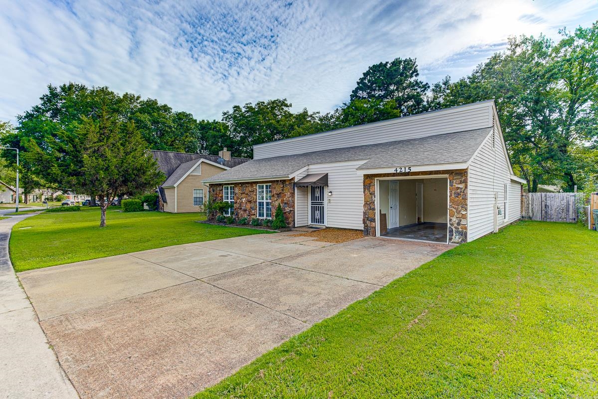 4215 Rosewind Cir Property Photo 4