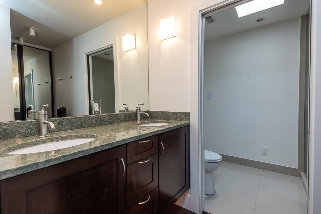 377 Riverbluff Pl 3 Property Photo 7
