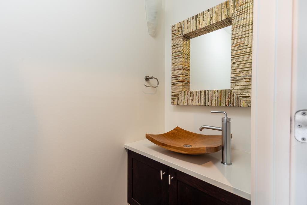 377 Riverbluff Pl 3 Property Photo 9