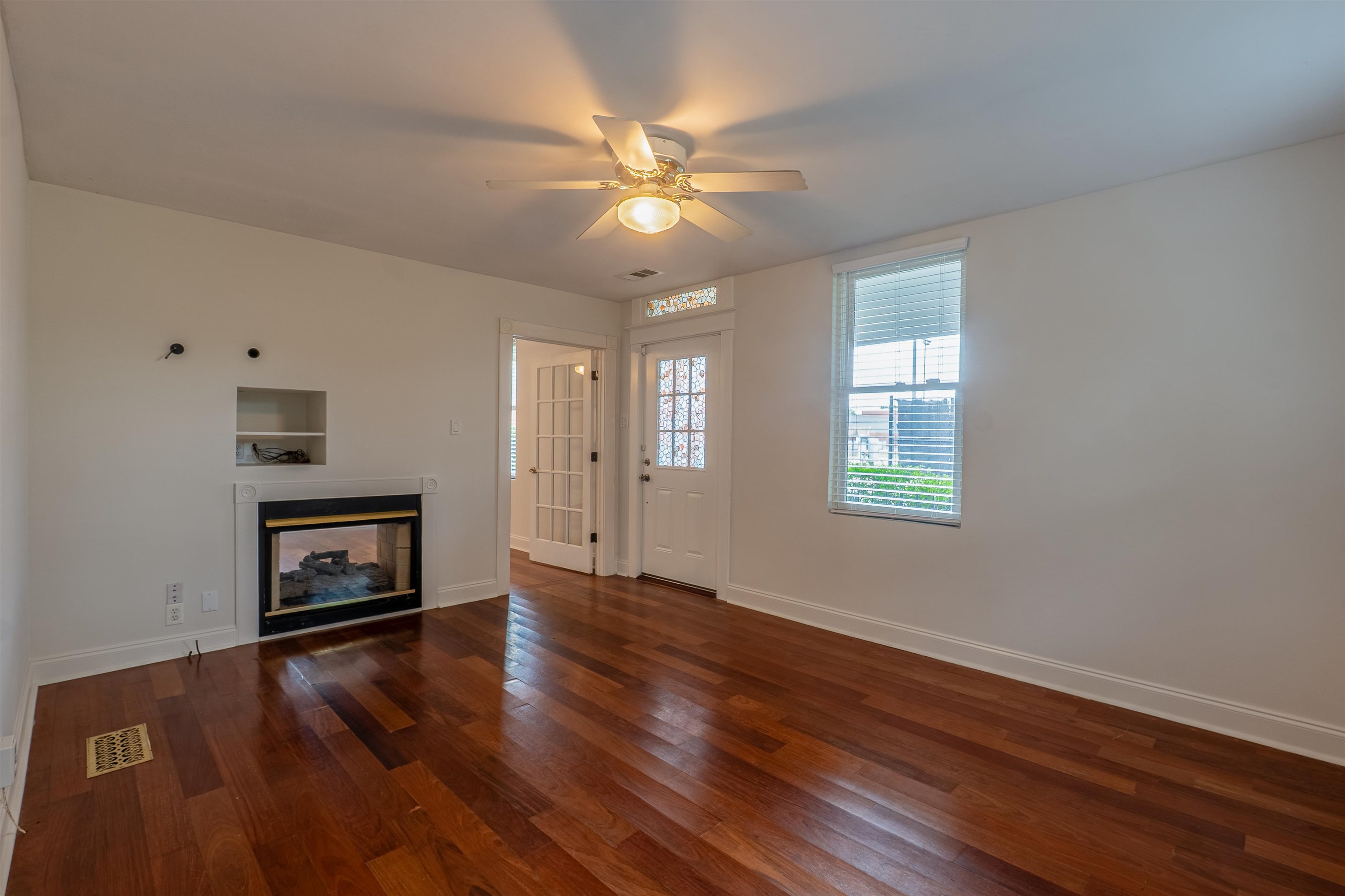 3779 Spottswood Ave Property Photo 4