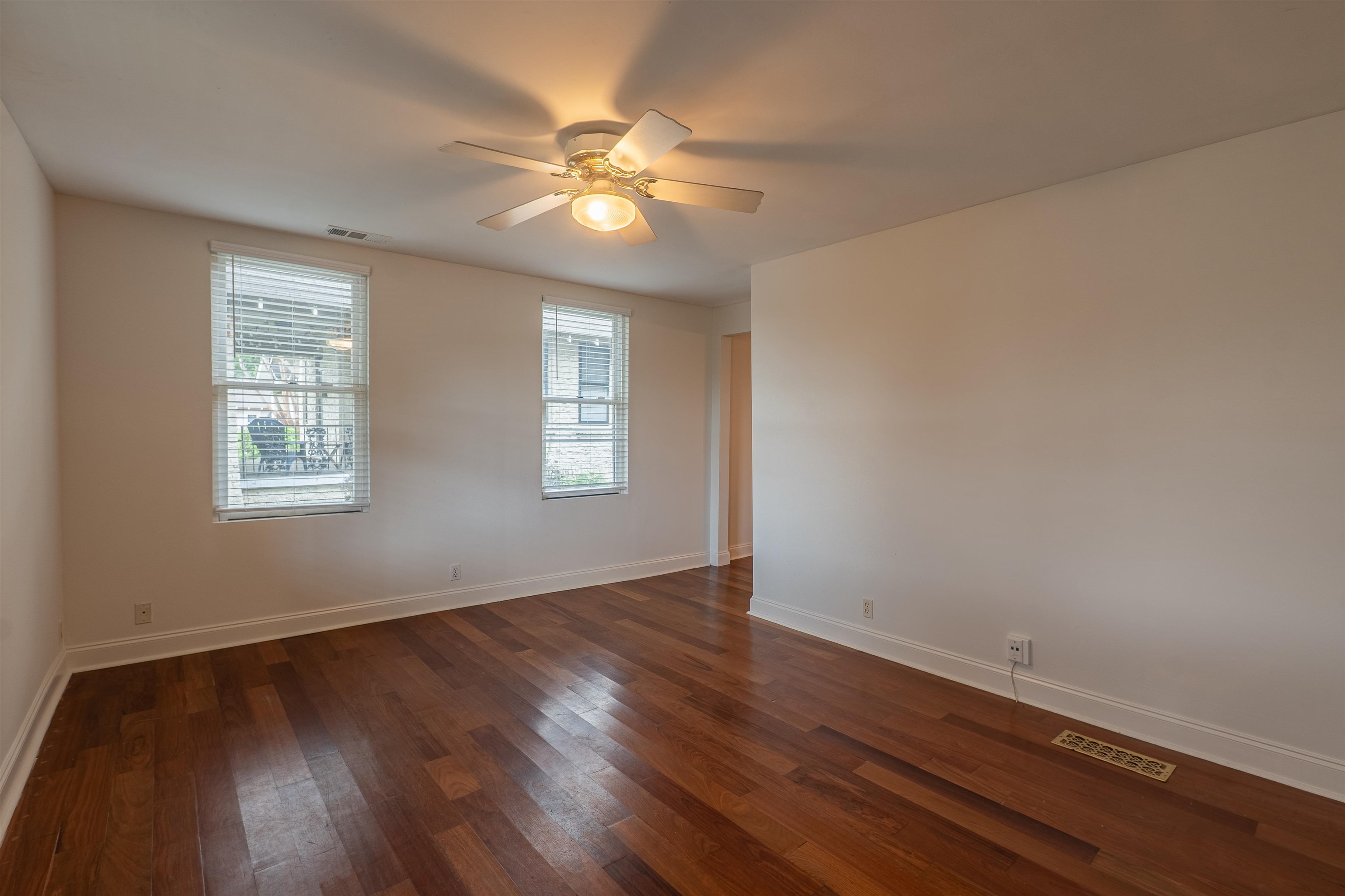 3779 Spottswood Ave Property Photo 5
