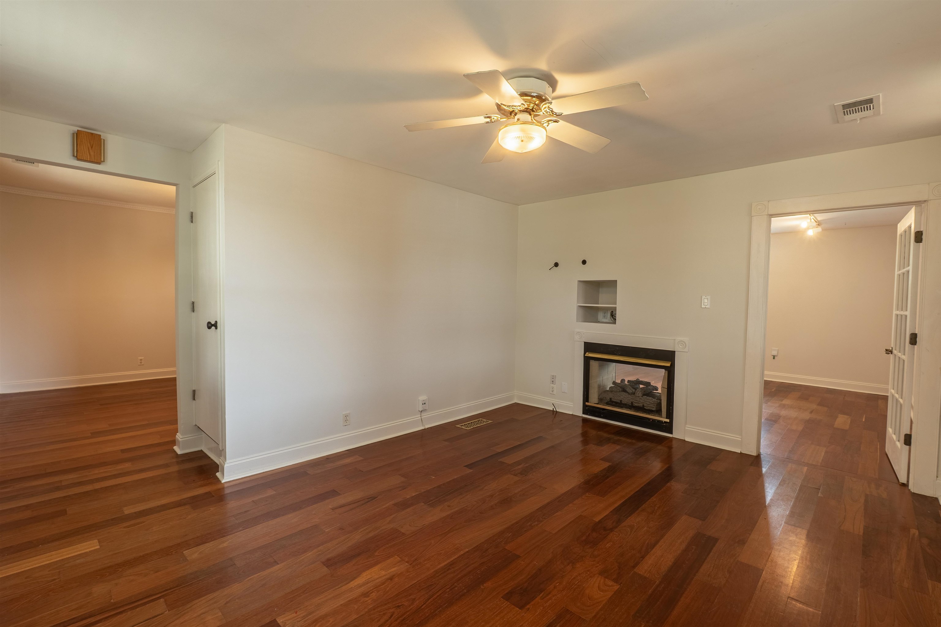3779 Spottswood Ave Property Photo 6