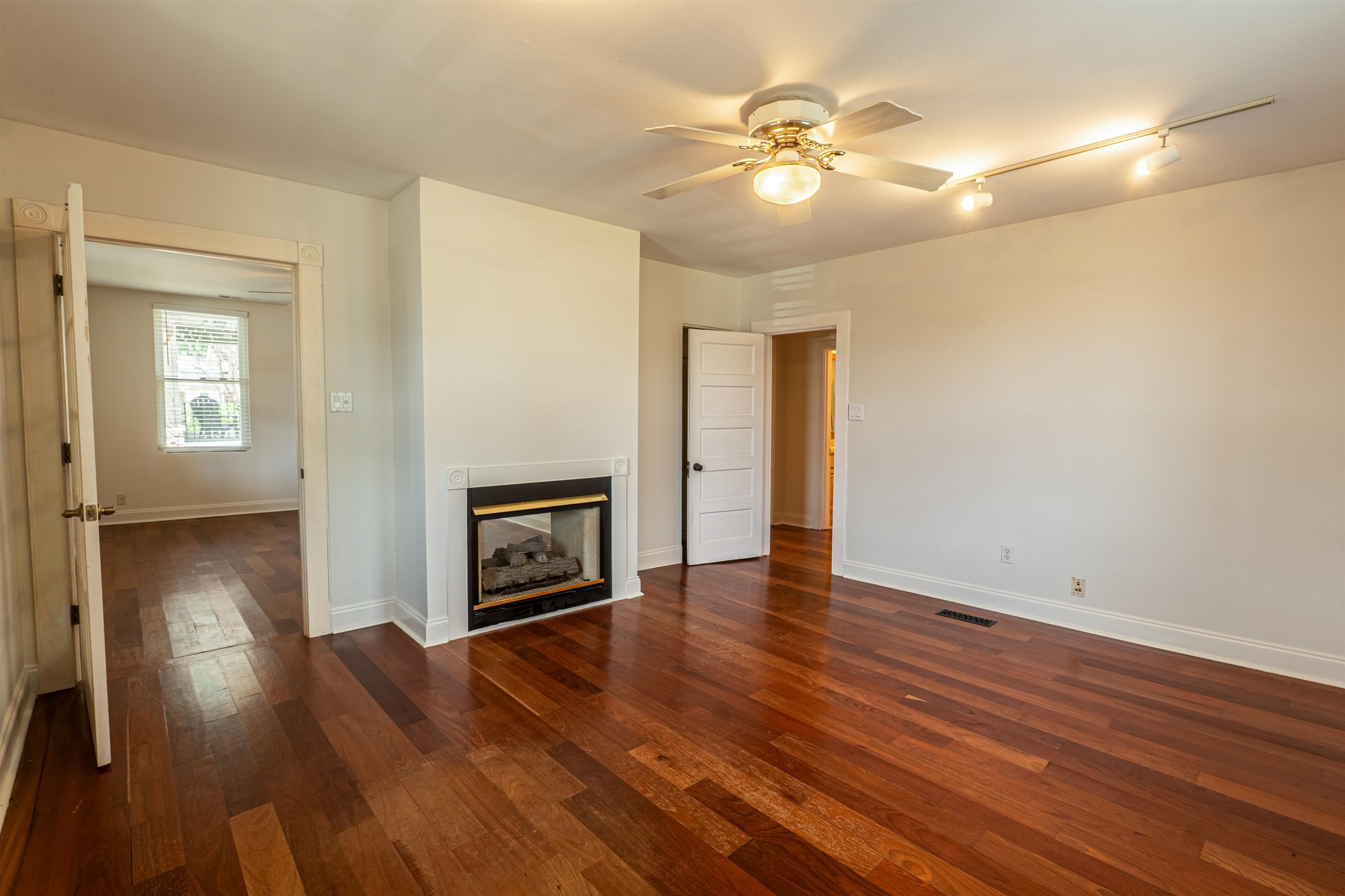 3779 Spottswood Ave Property Photo 7