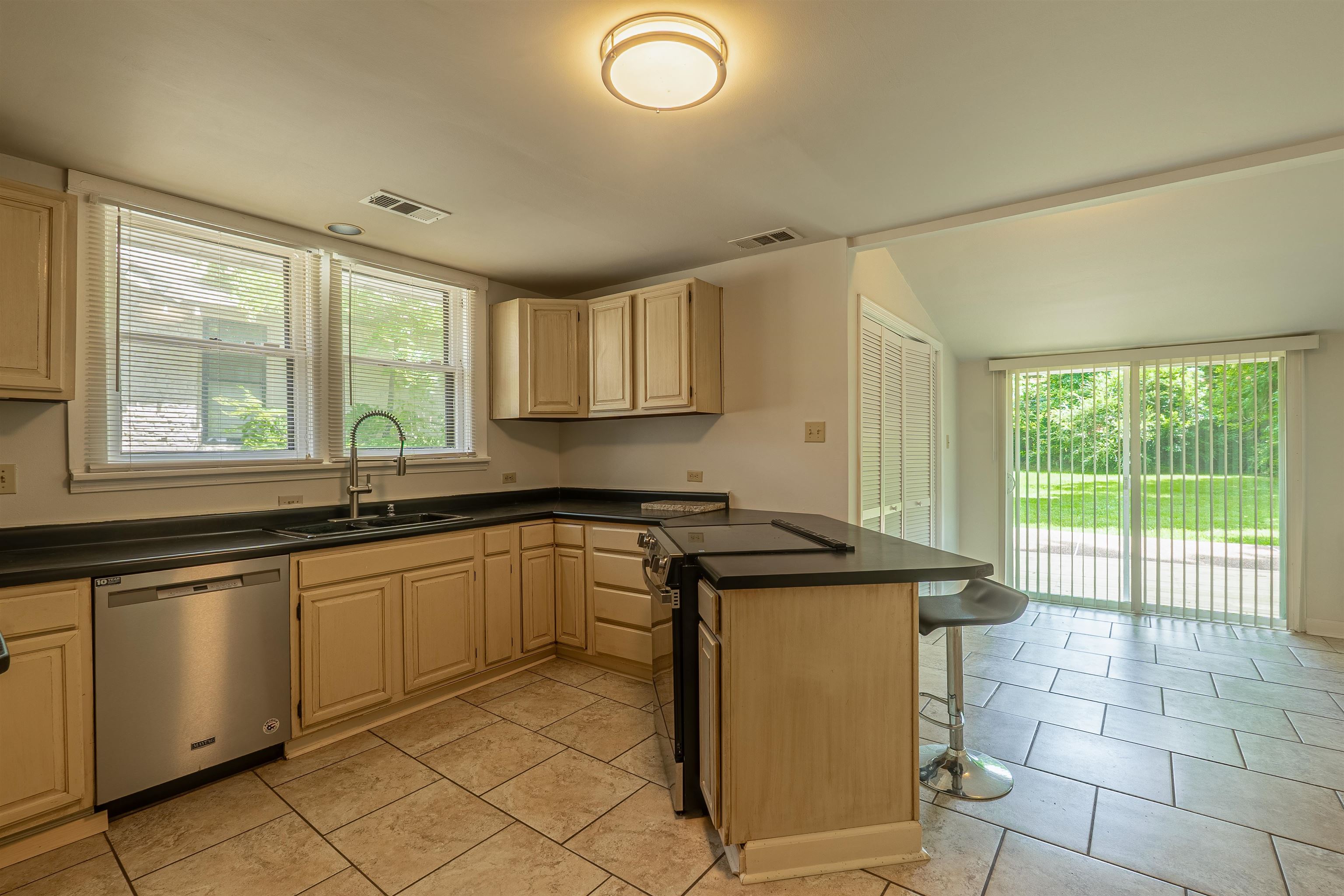 3779 Spottswood Ave Property Photo 15