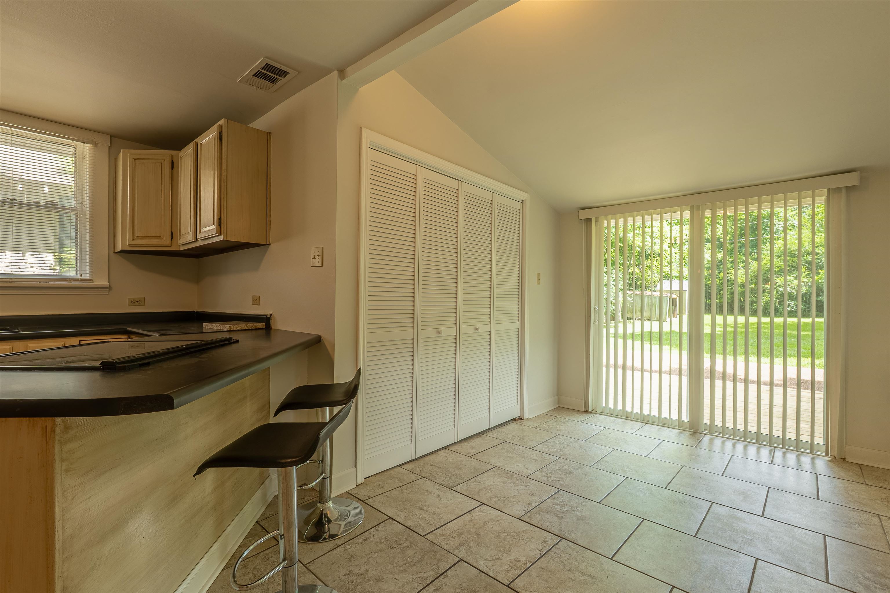 3779 Spottswood Ave Property Photo 16