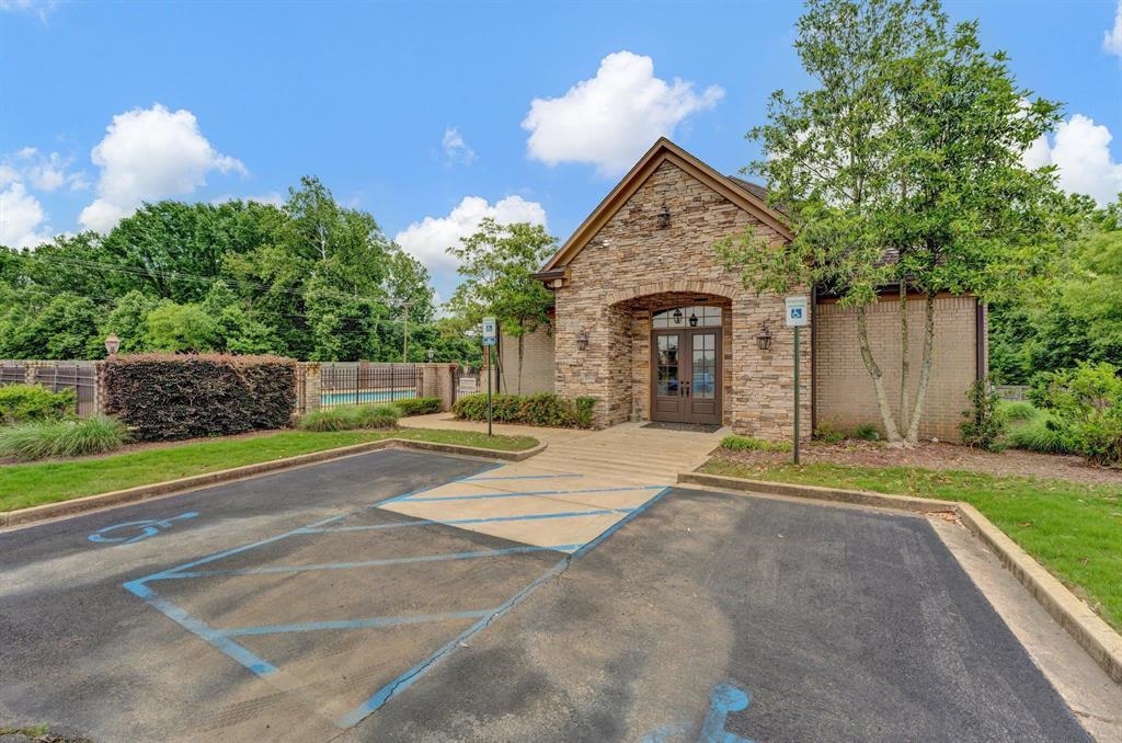 300 Cherokee Cir Property Photo 18