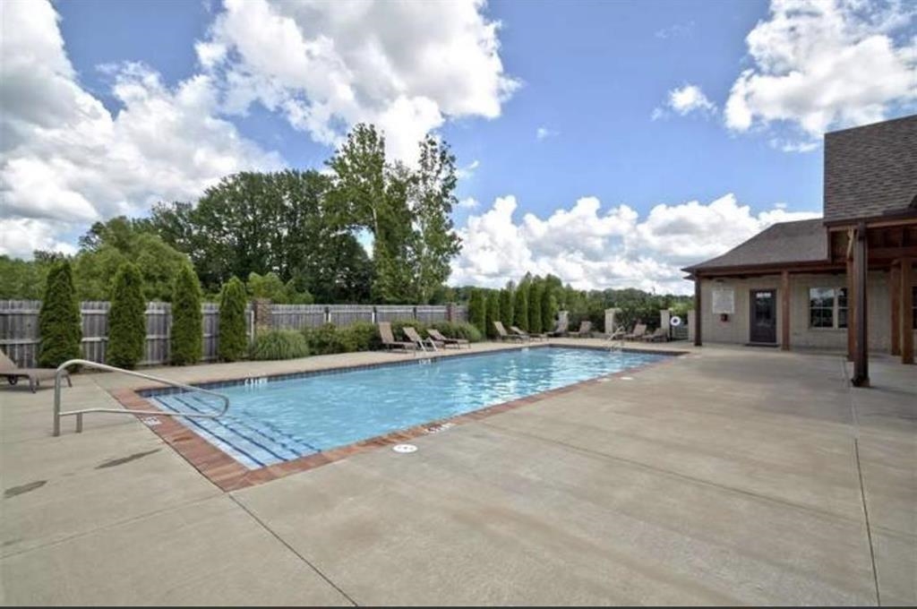 300 Cherokee Cir Property Photo 20