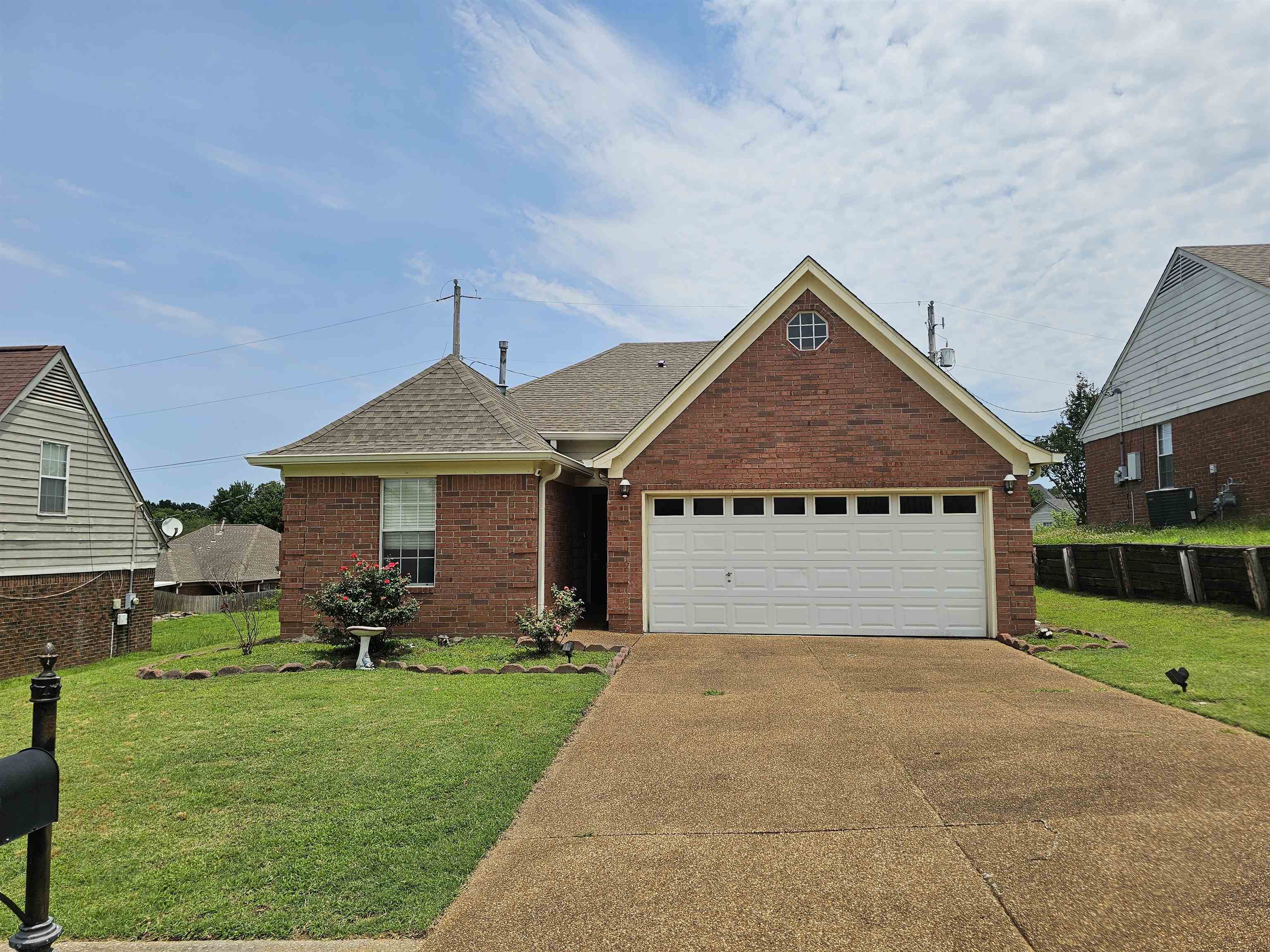 2210 Stone Stream Dr Property Photo 1