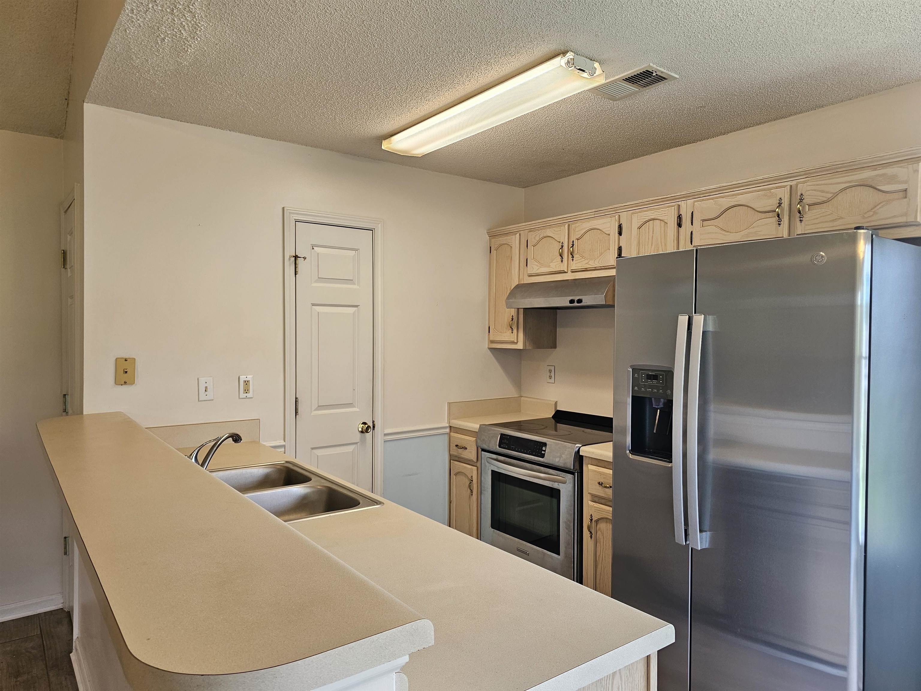 2210 Stone Stream Dr Property Photo 5