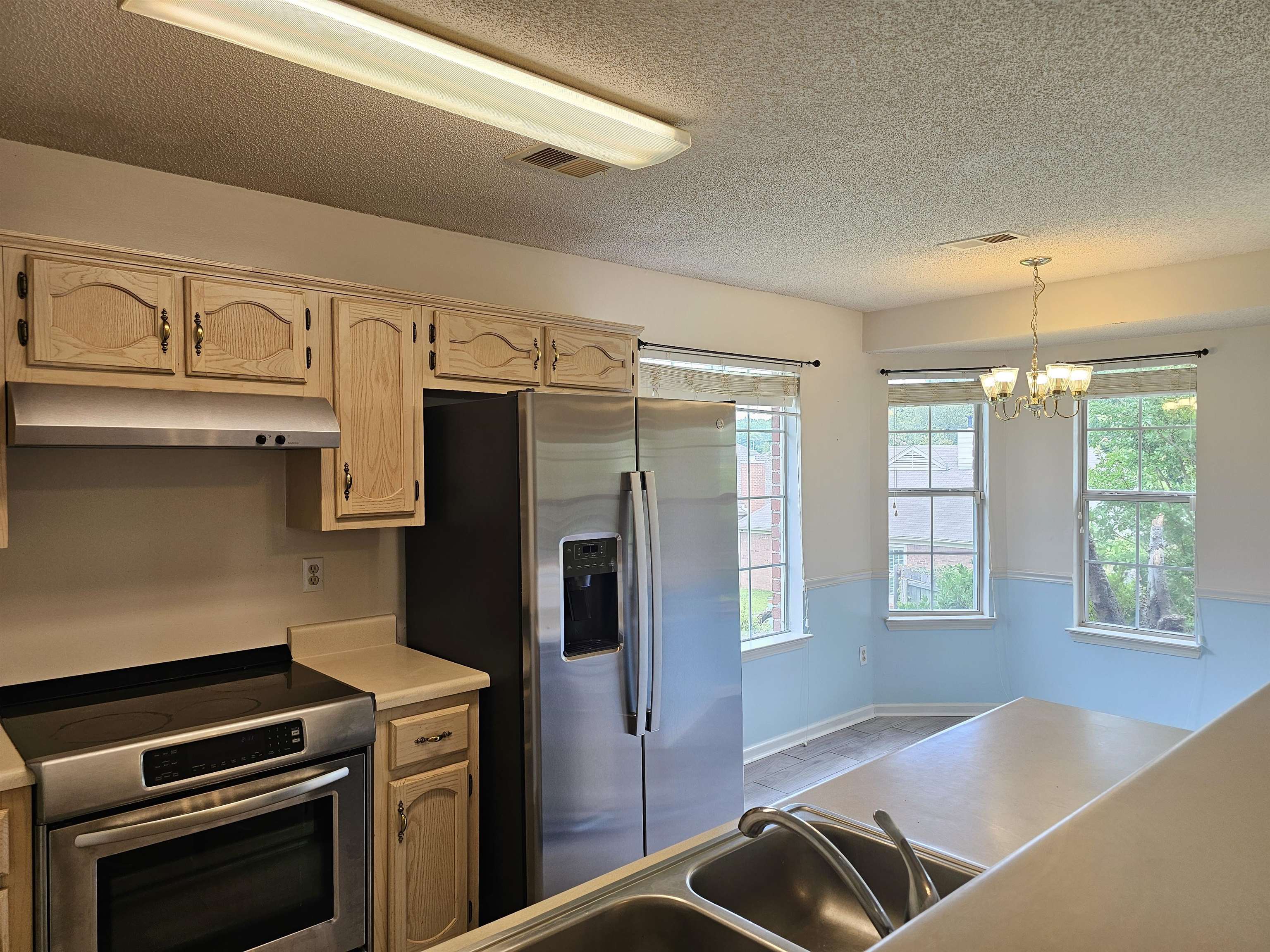 2210 Stone Stream Dr Property Photo 6