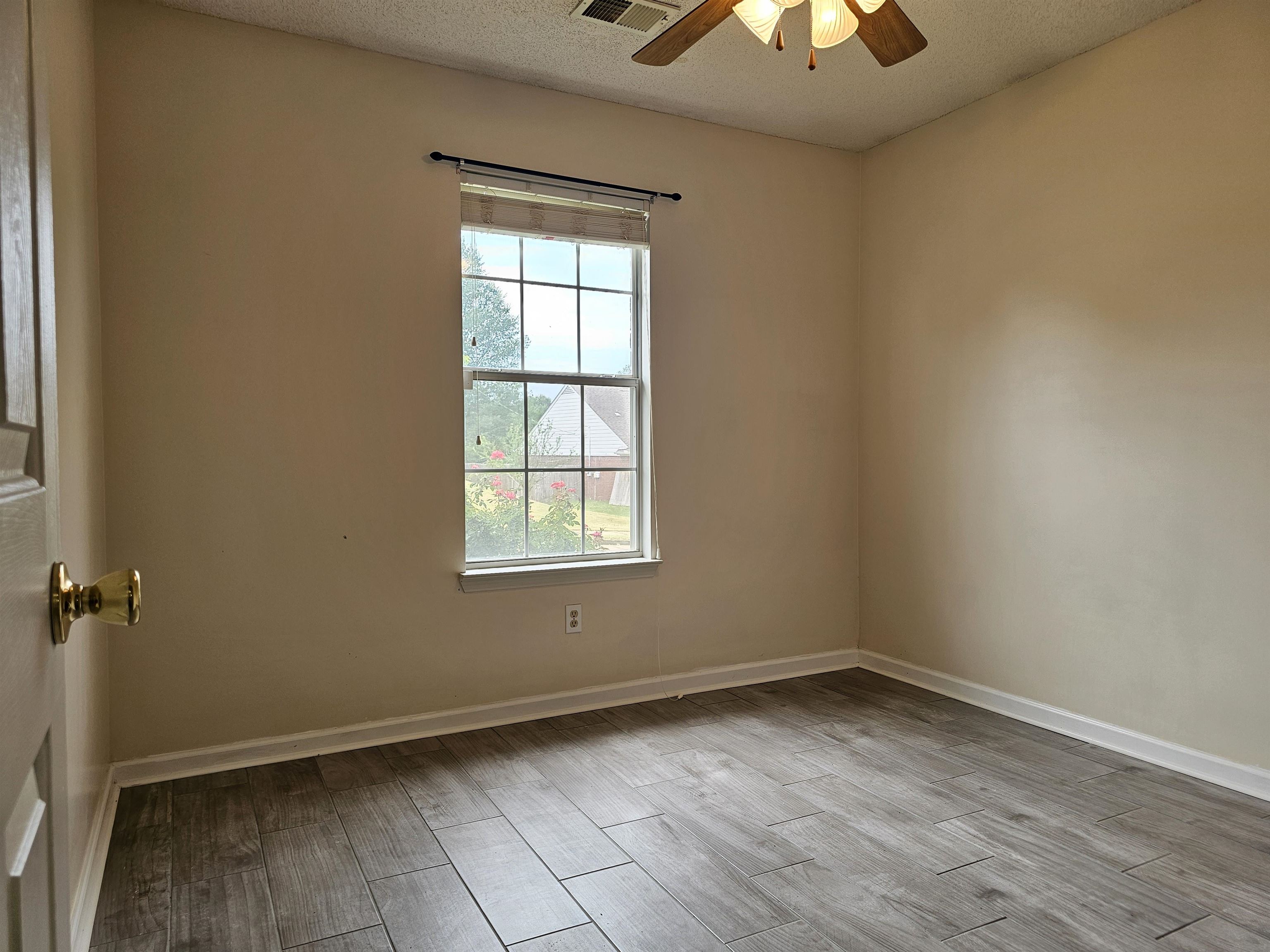 2210 Stone Stream Dr Property Photo 8