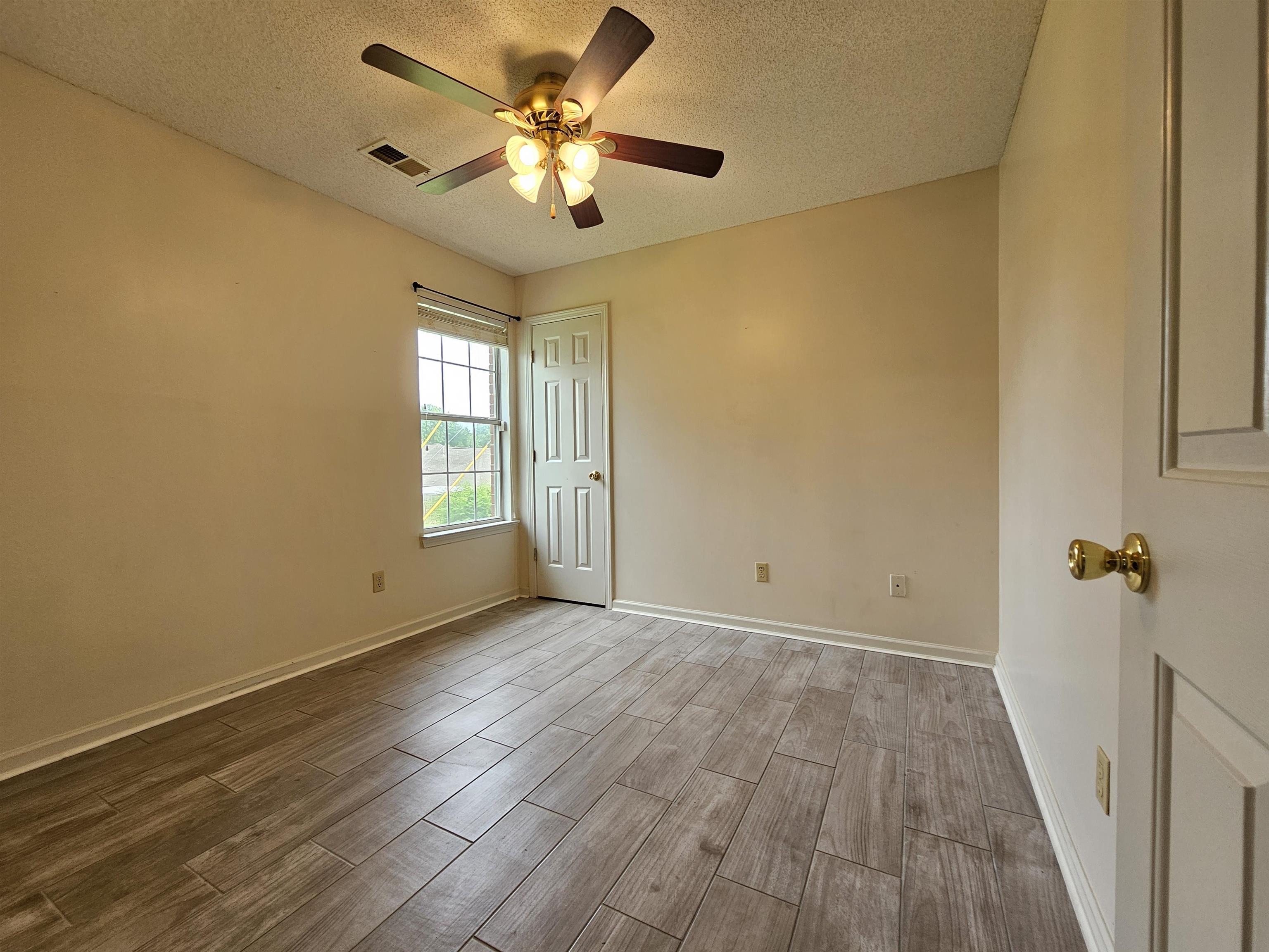 2210 Stone Stream Dr Property Photo 12