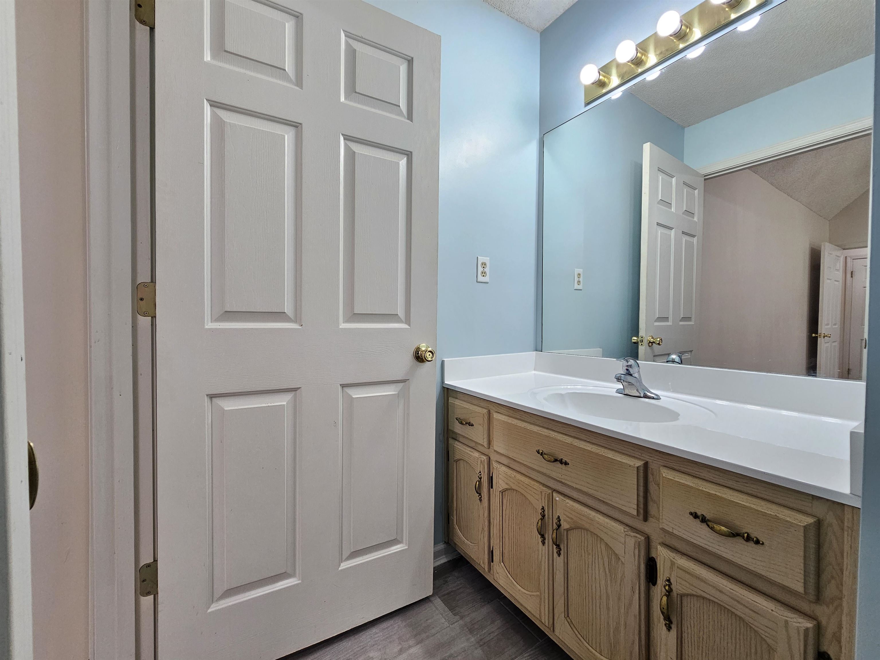 2210 Stone Stream Dr Property Photo 16