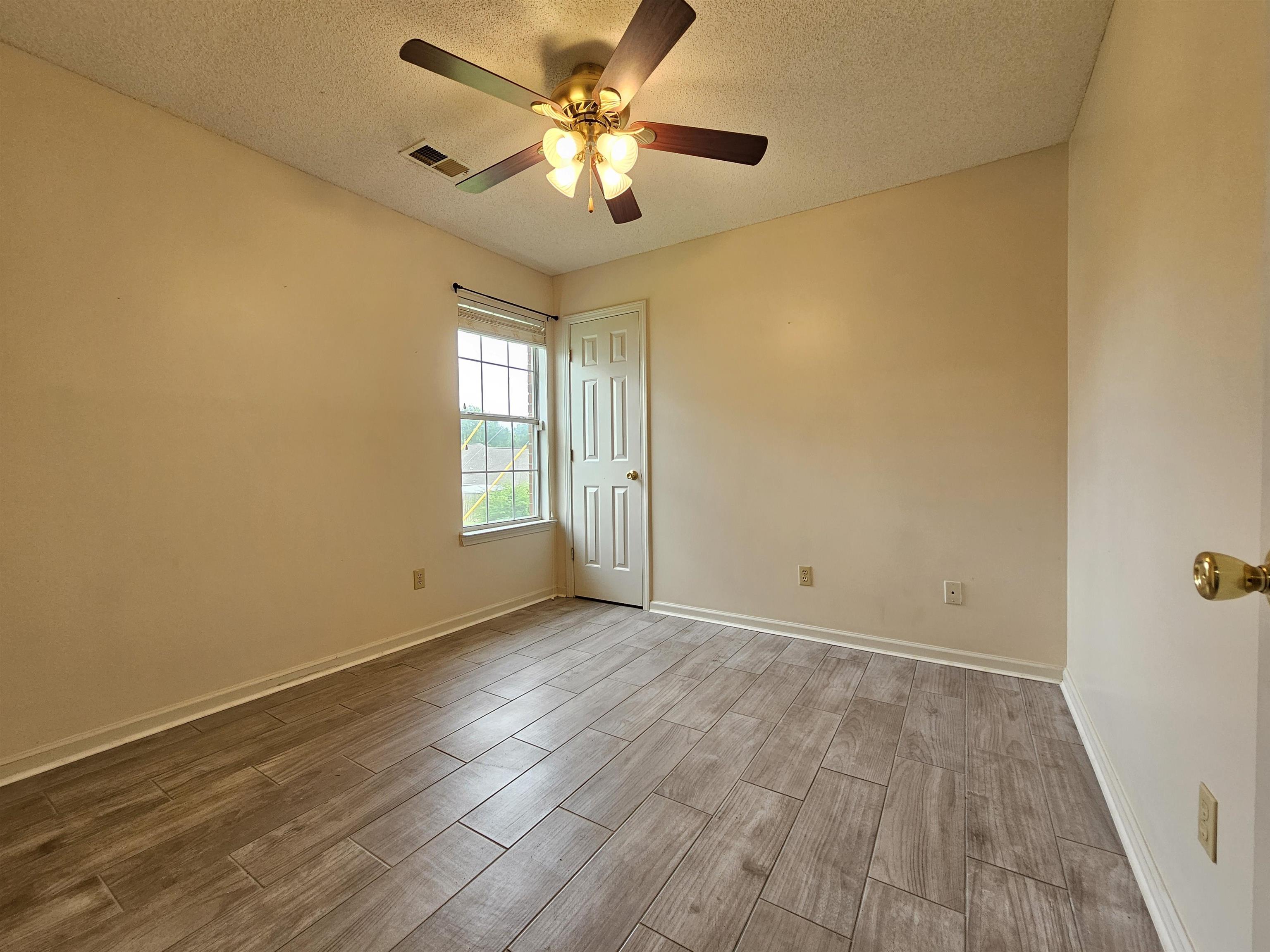 2210 Stone Stream Dr Property Photo 18