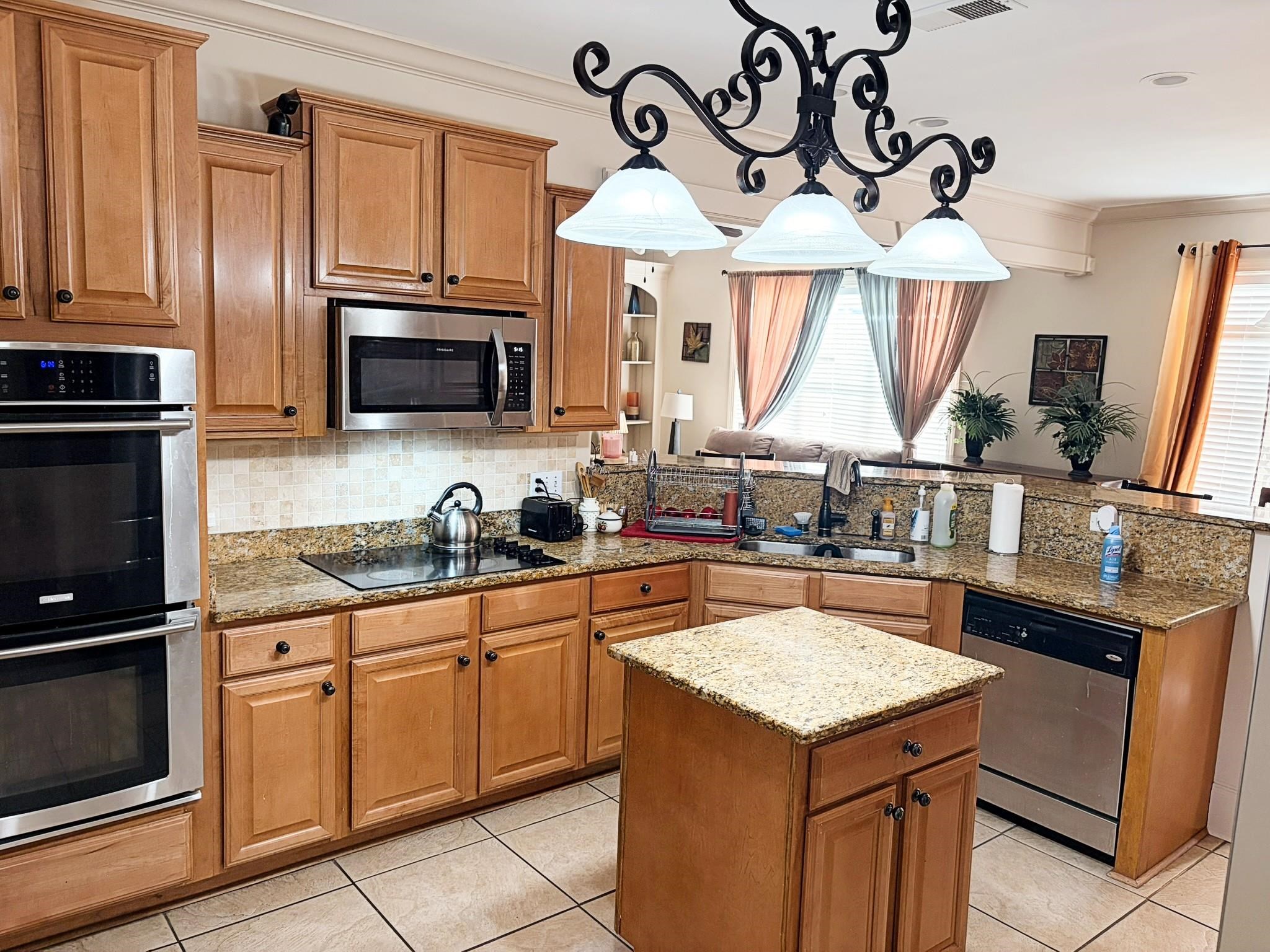 2339 Meverett Ln Property Photo 6