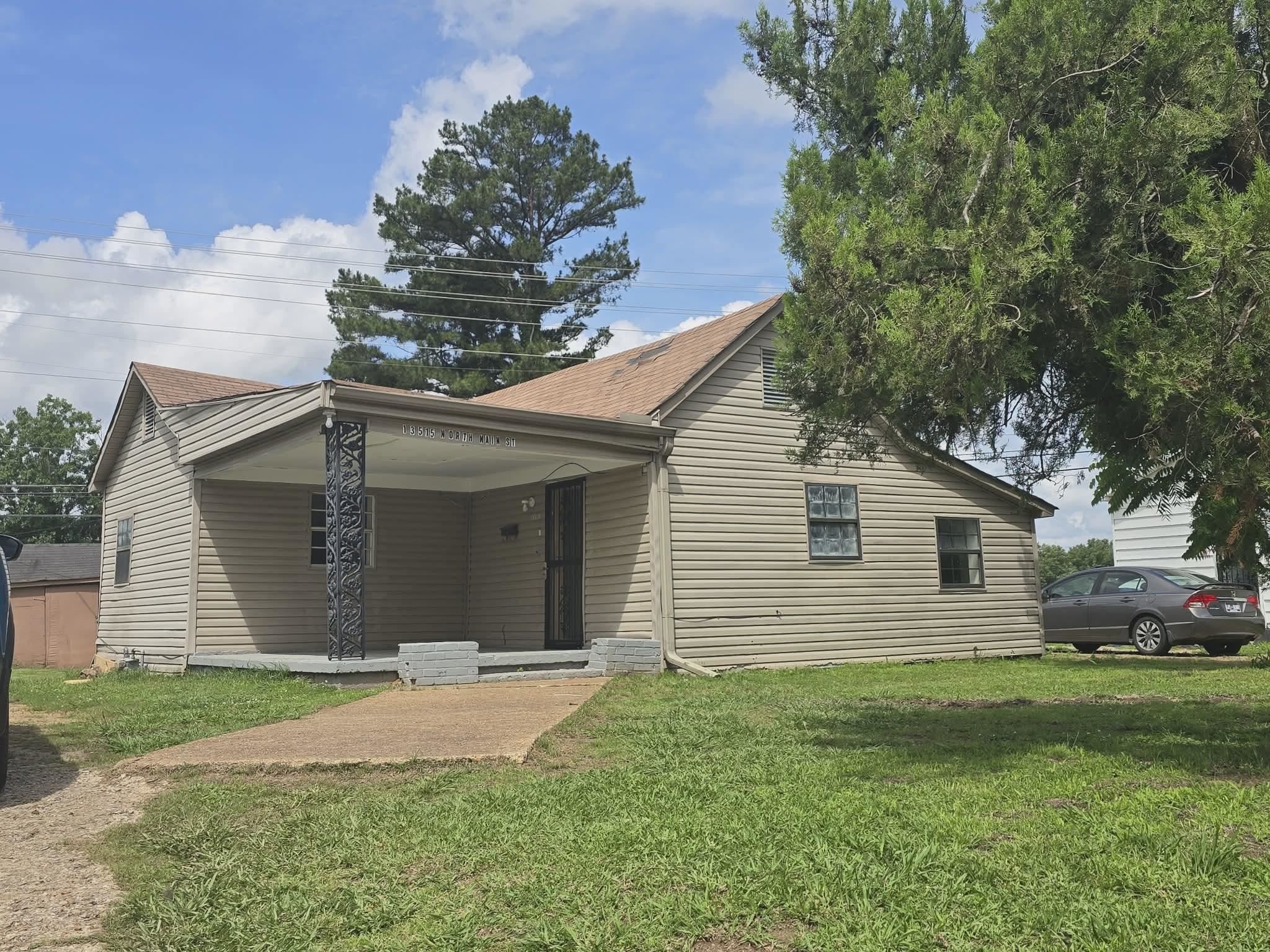 13515 Main St Property Photo 1