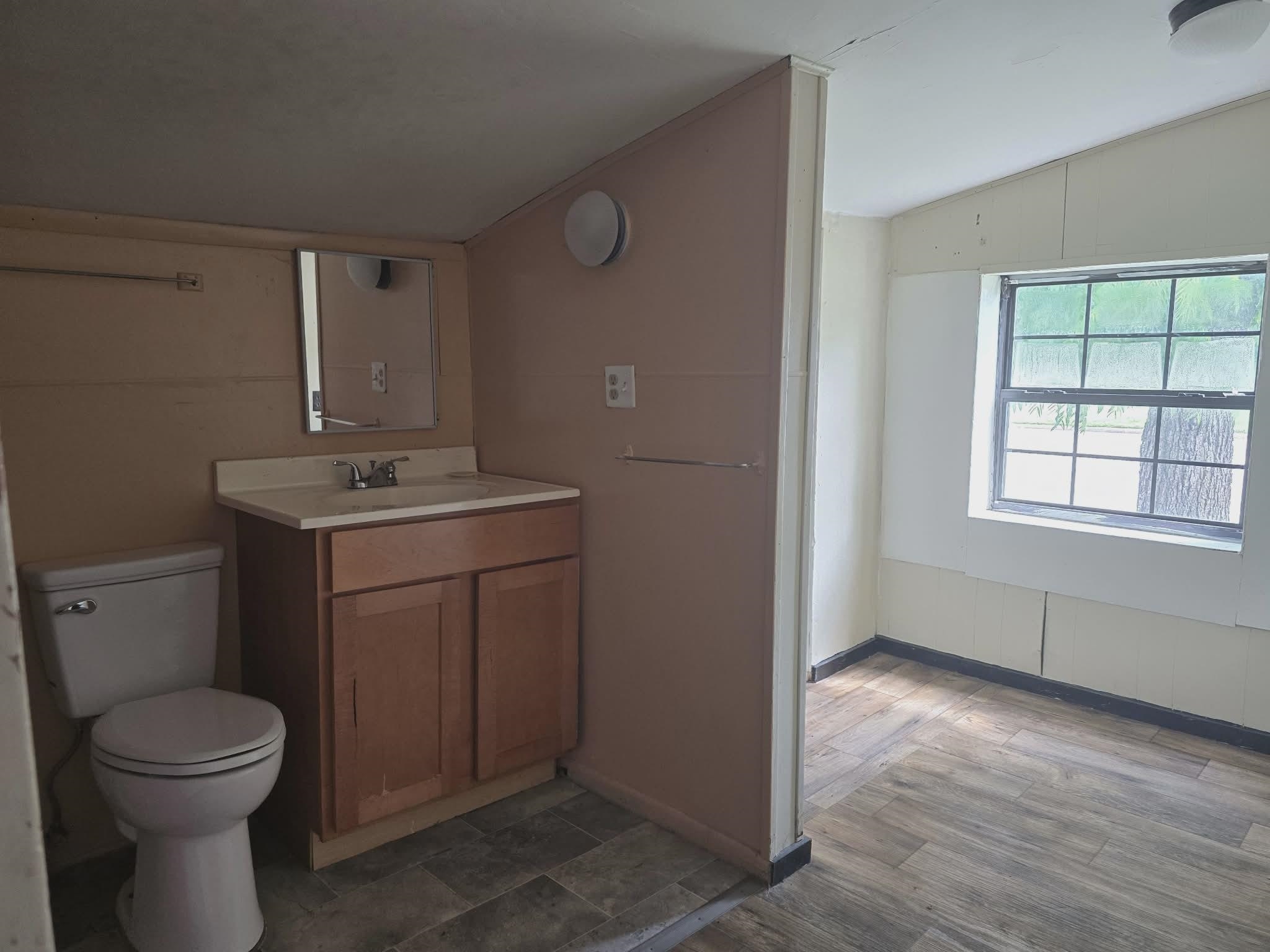 13515 Main St Property Photo 6