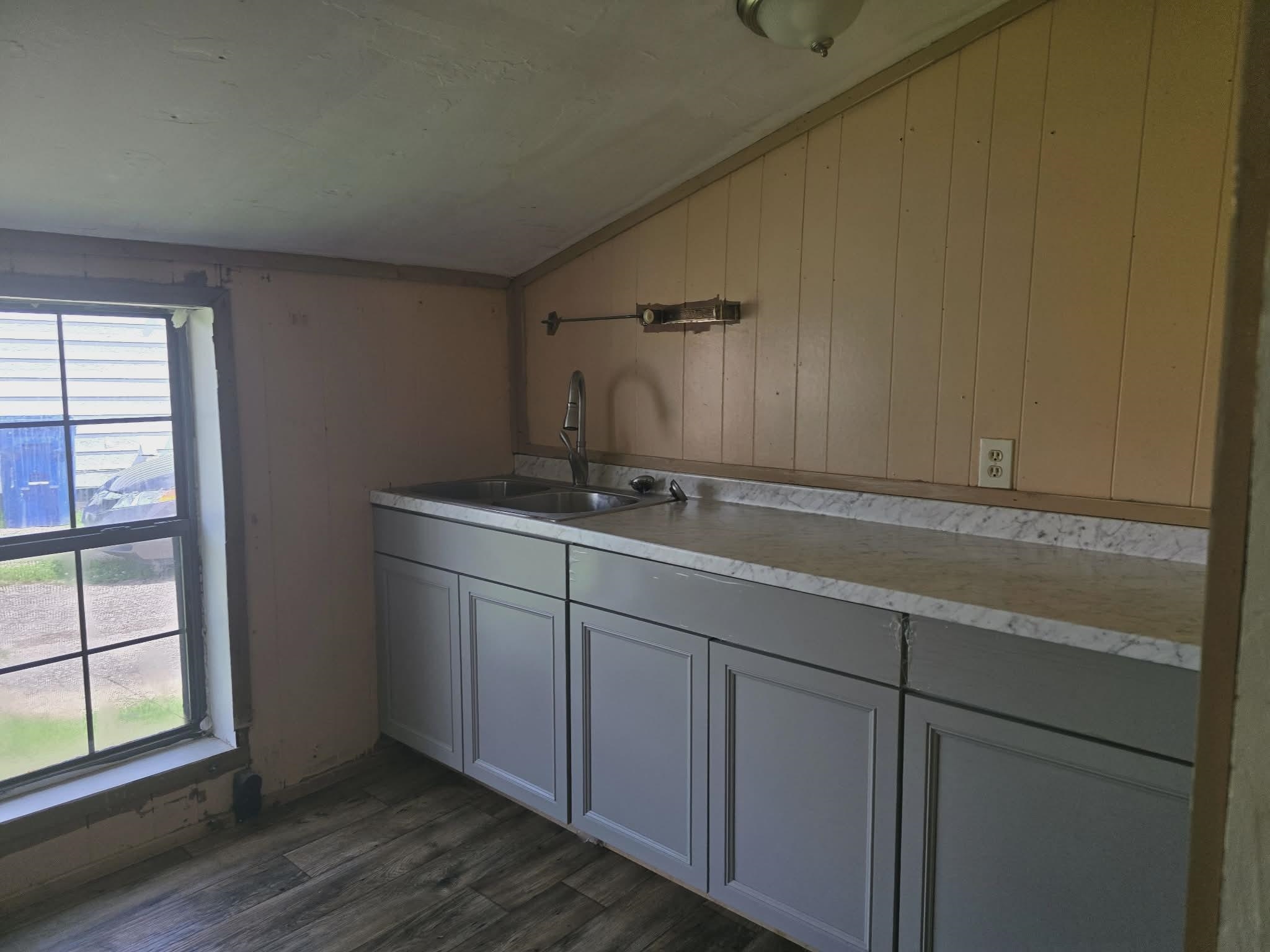 13515 Main St Property Photo 10