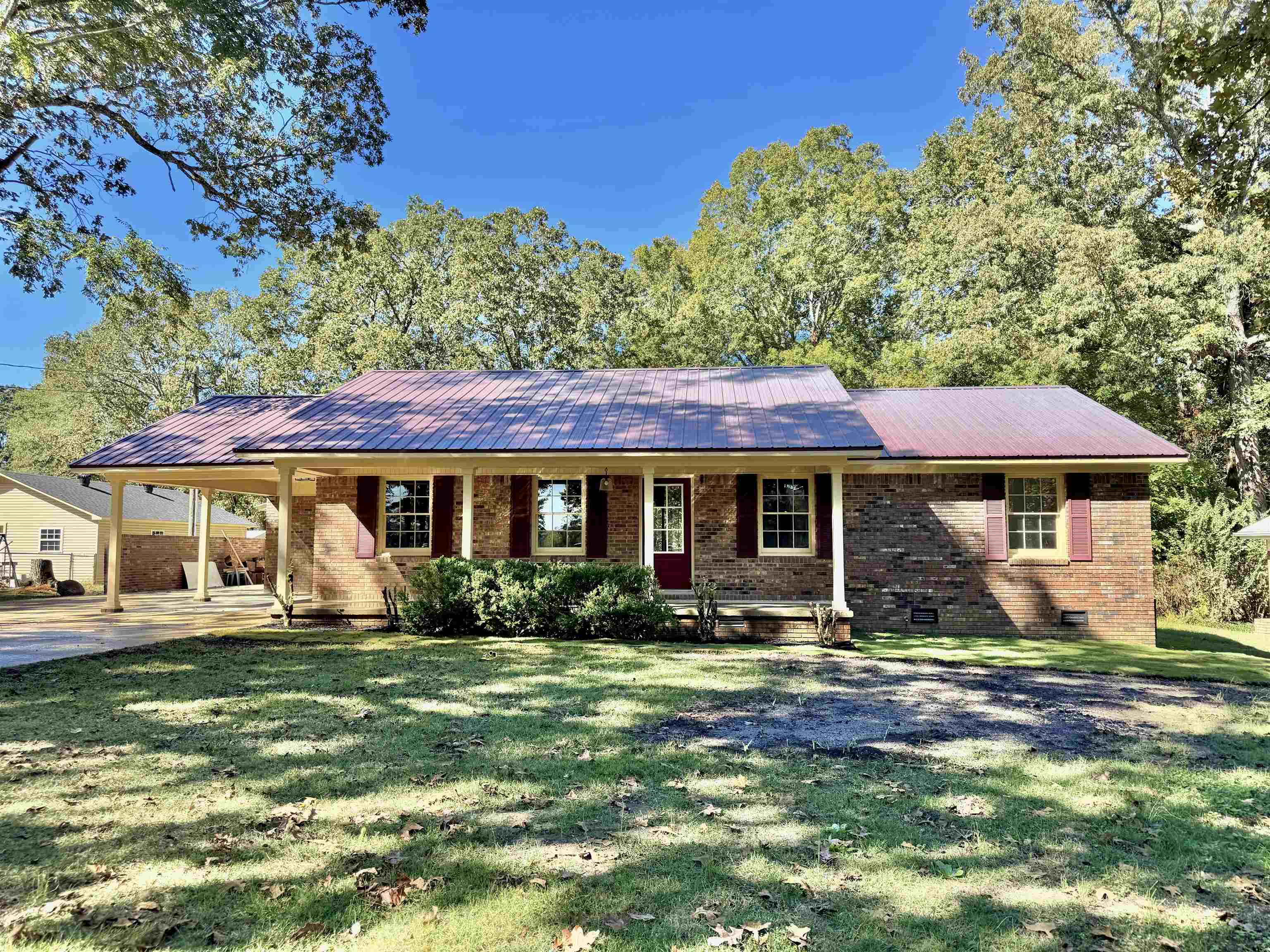 45 YORK LN Property Photo 1