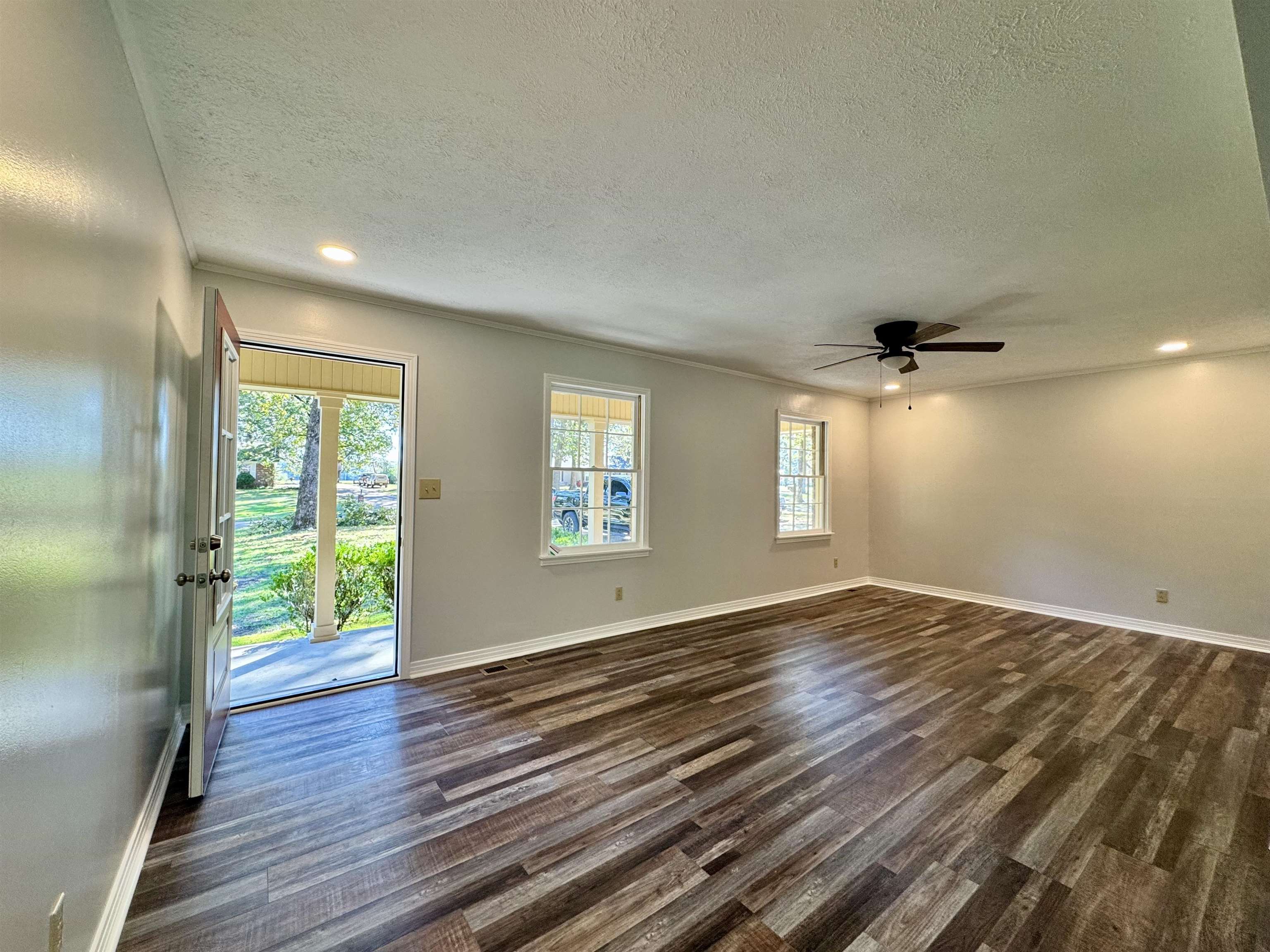 45 York Ln Property Photo 2