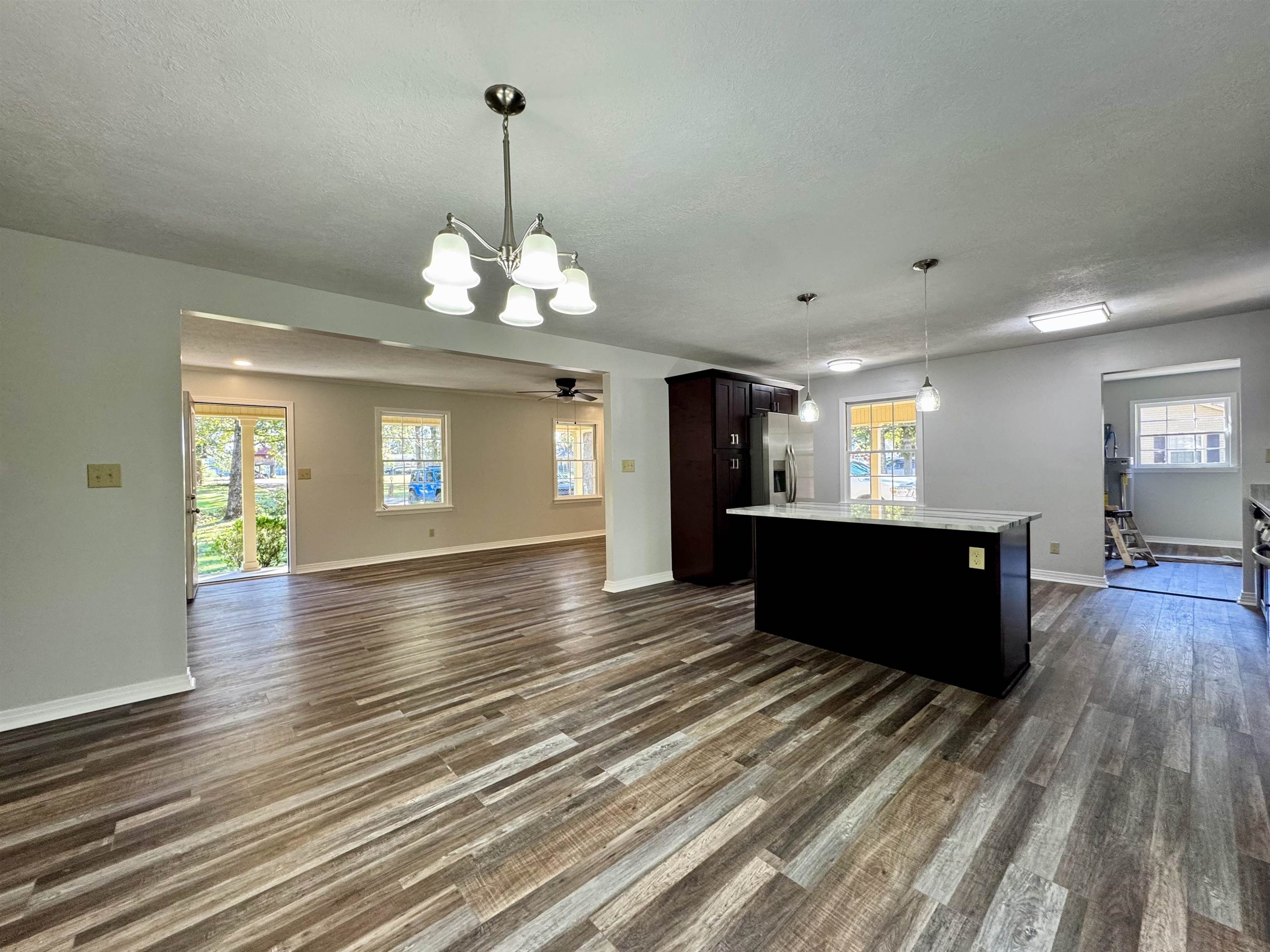 45 York Ln Property Photo 4