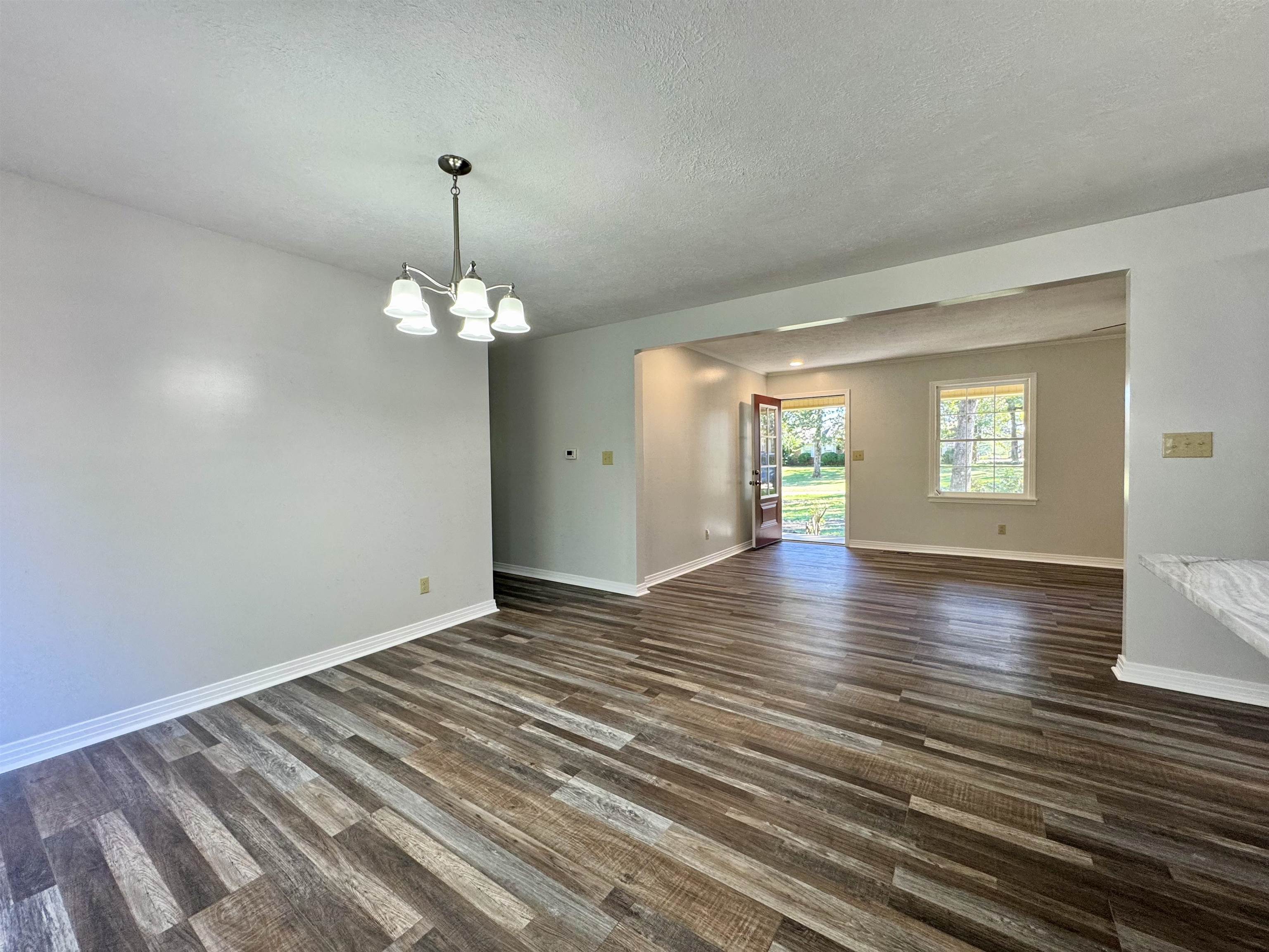 45 York Ln Property Photo 8