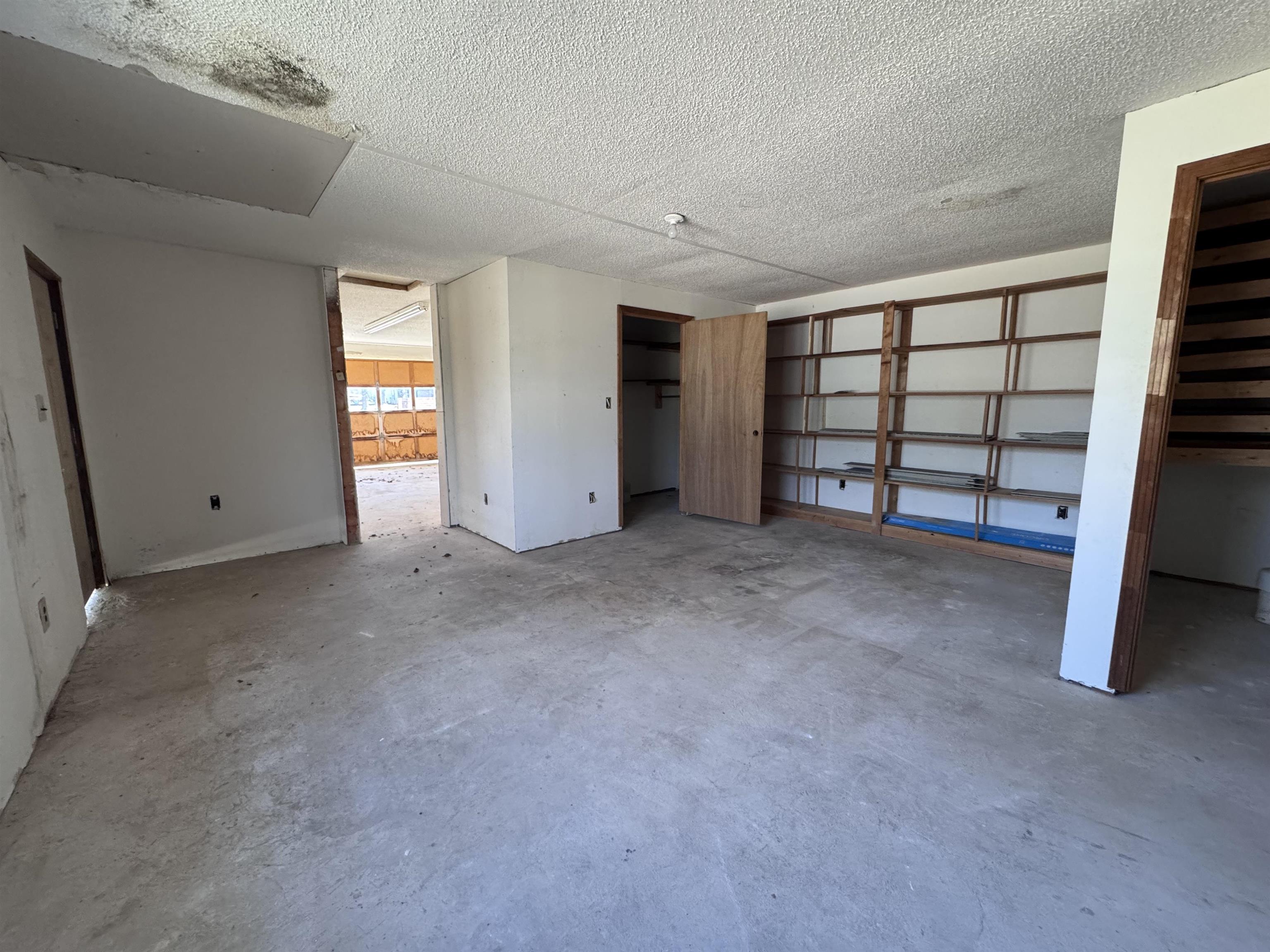 45 York Ln Property Photo 23