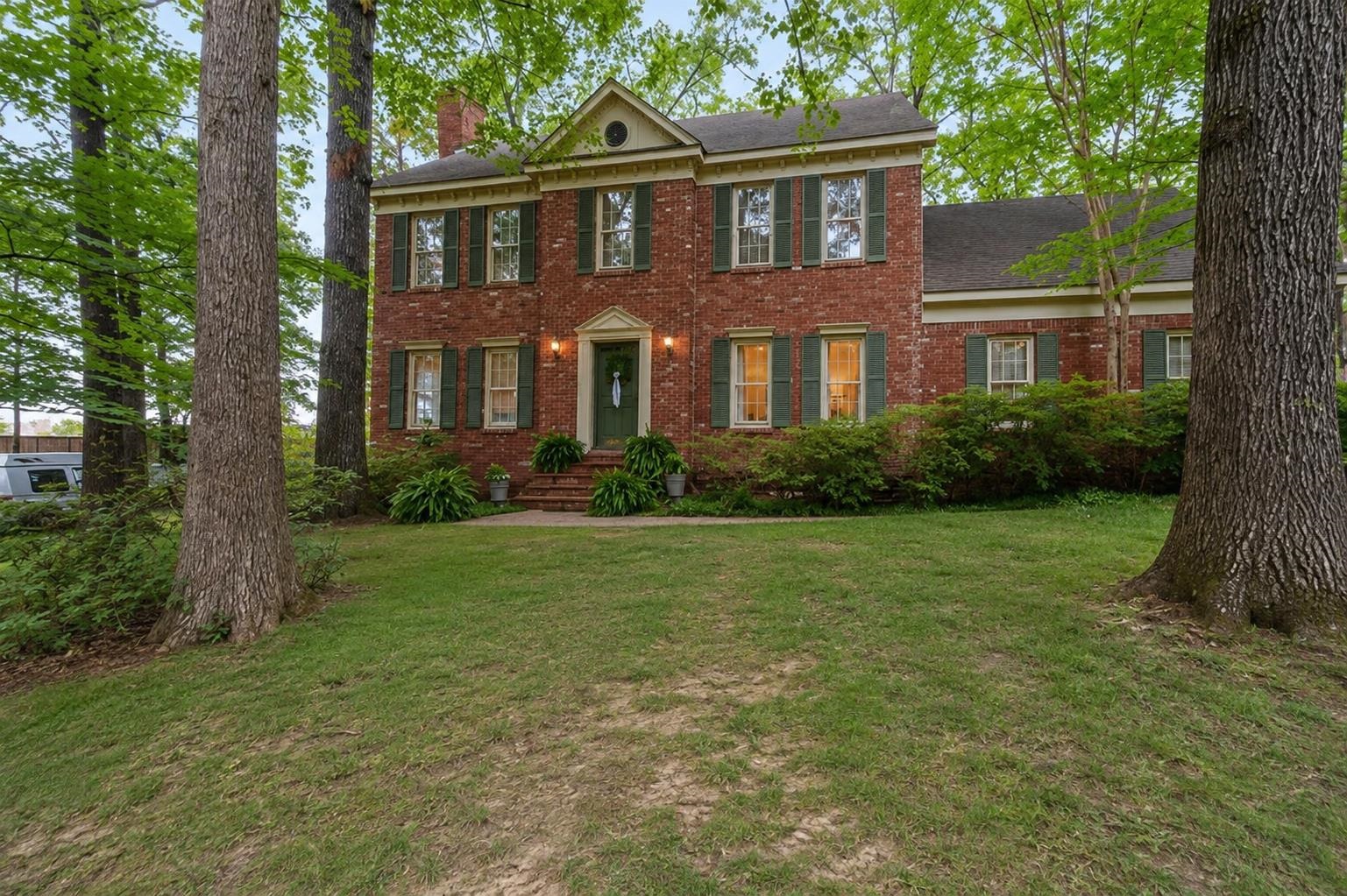 732 N Tree Dr Property Photo 9