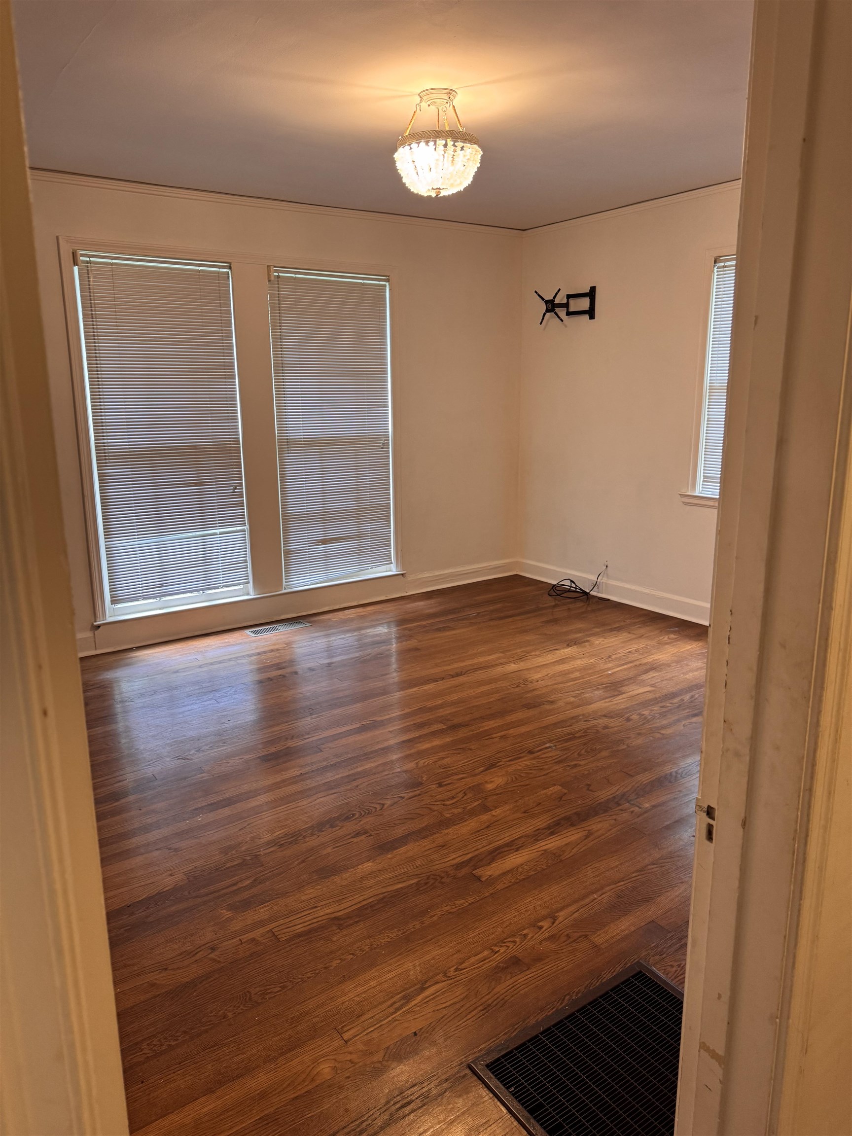 3372 Highland Park Dr Property Photo 5