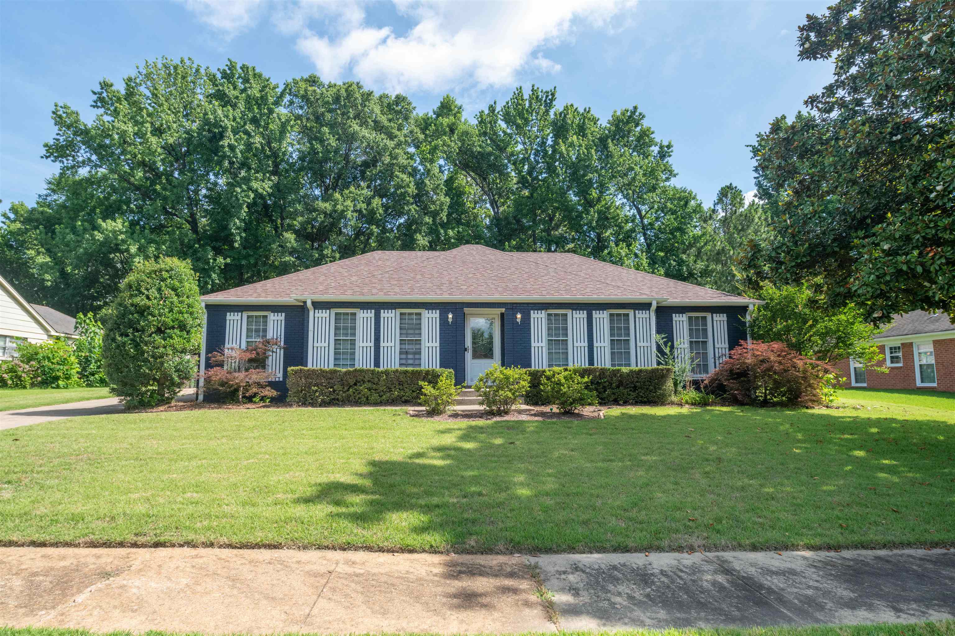 6102 Sugar Tree Dr Property Photo 2