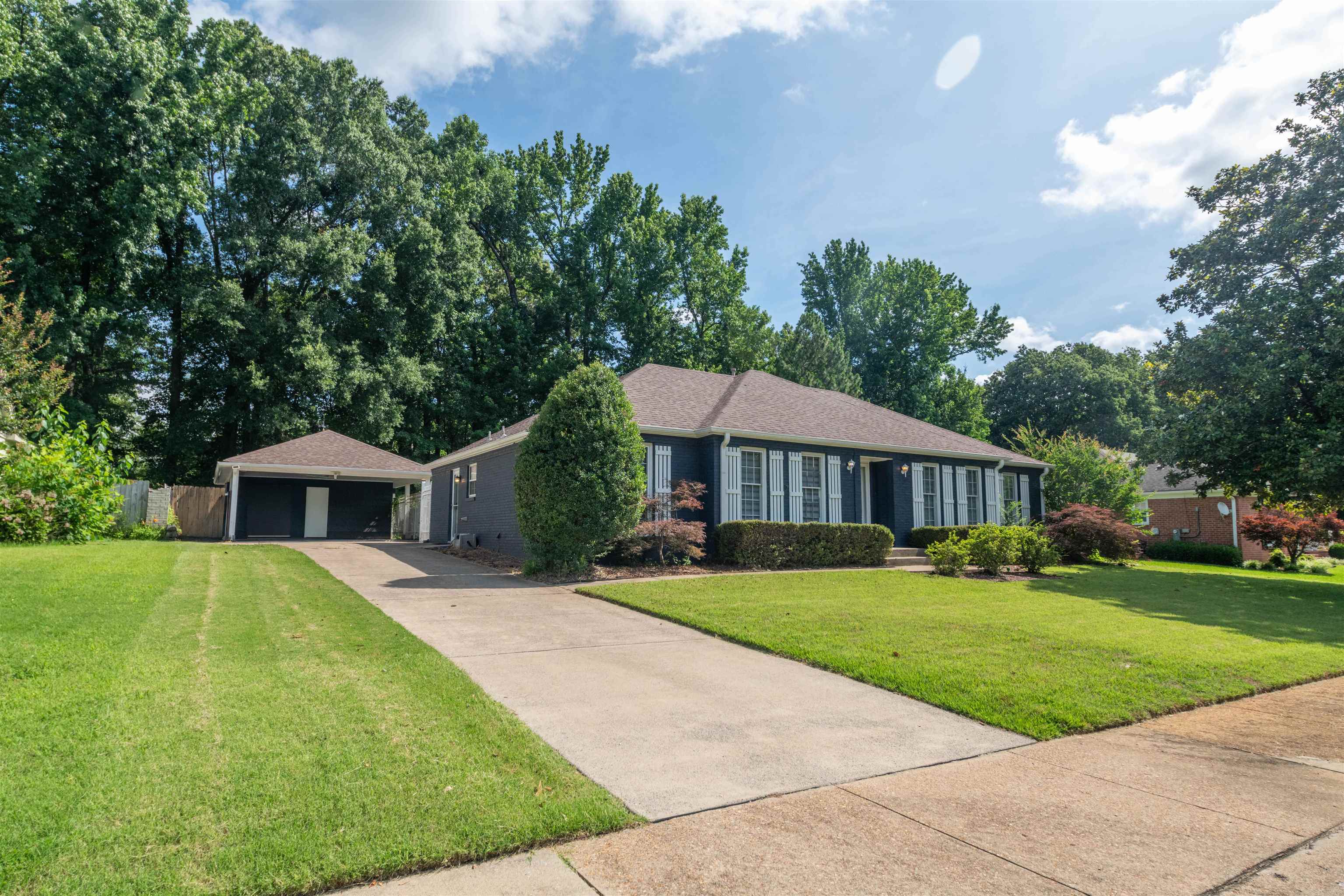 6102 Sugar Tree Dr Property Photo 3