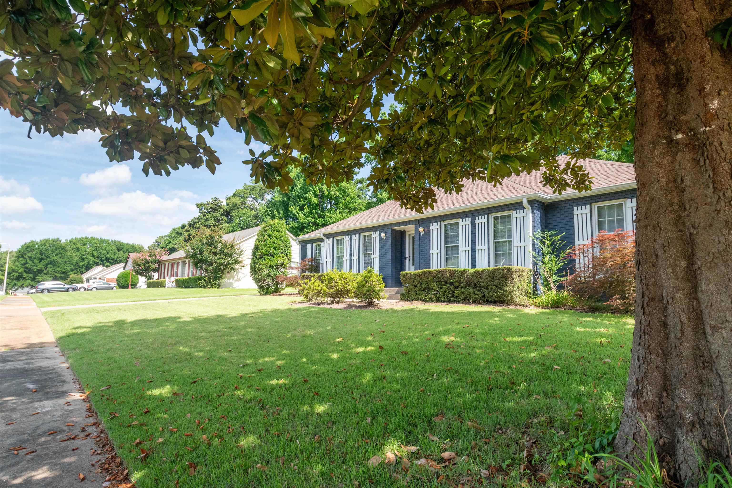 6102 Sugar Tree Dr Property Photo 4
