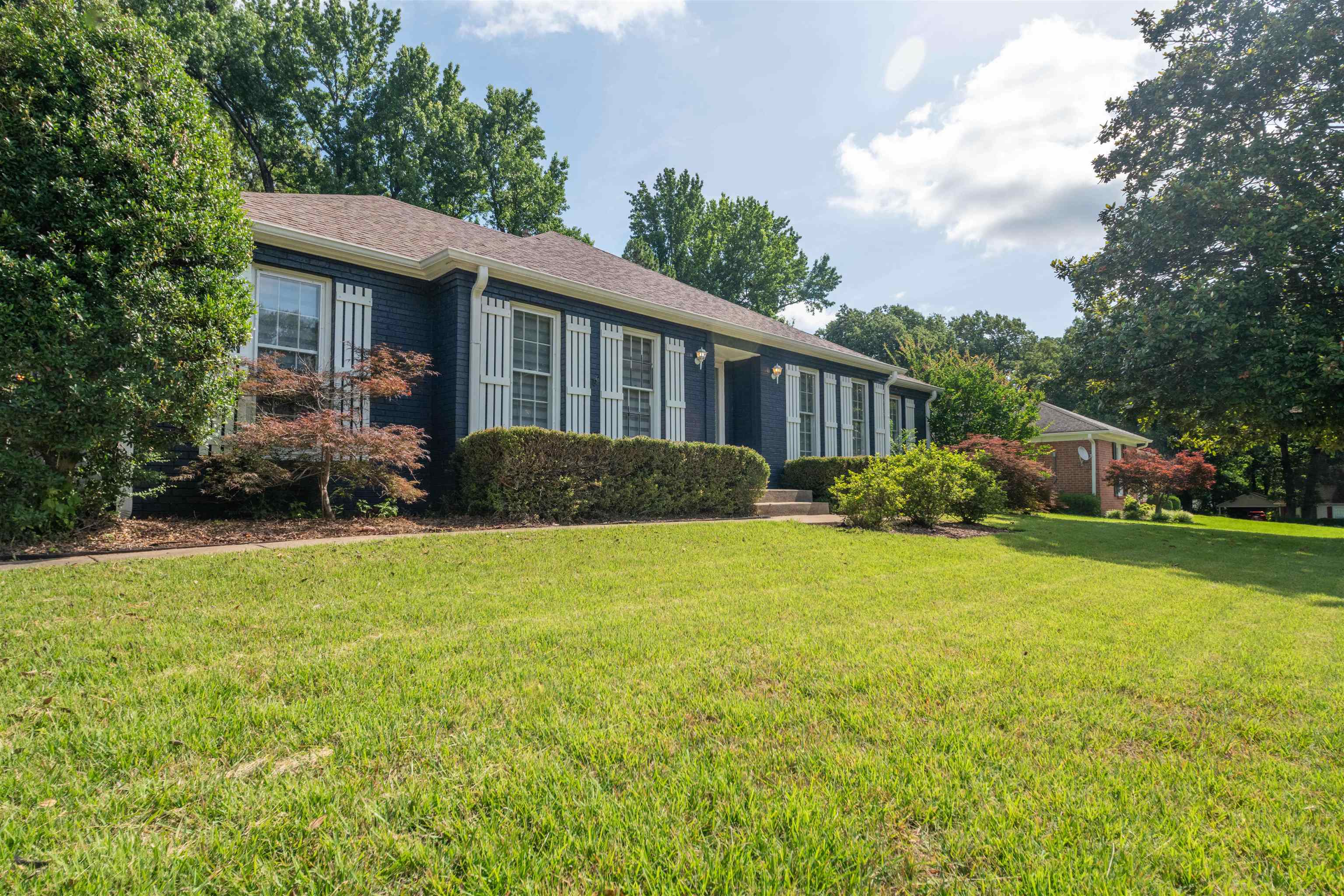 6102 Sugar Tree Dr Property Photo 5