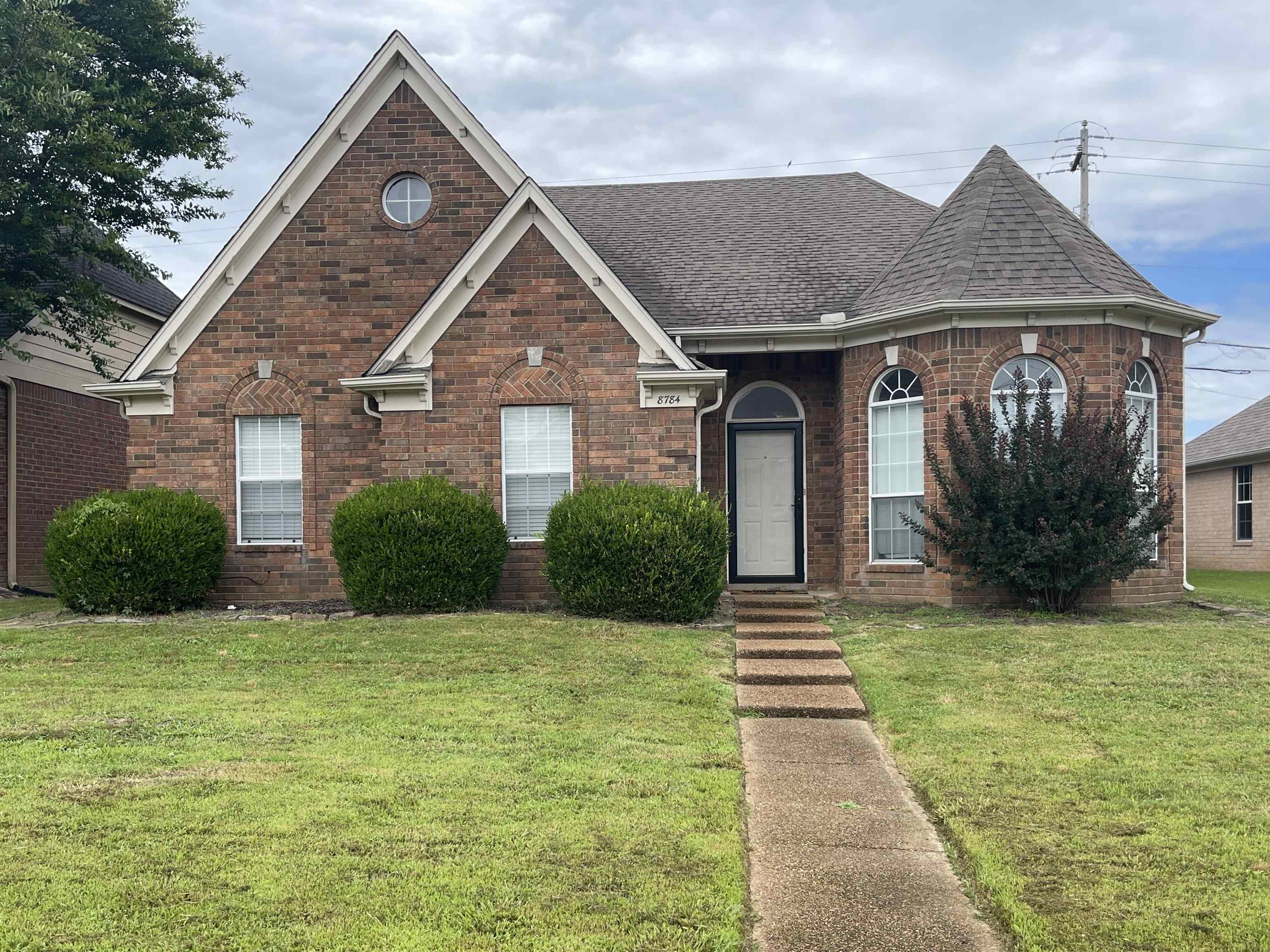 8784 Overcup Oaks Dr Property Photo 1