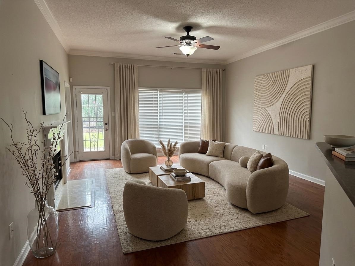 8784 Overcup Oaks Dr Property Photo 6