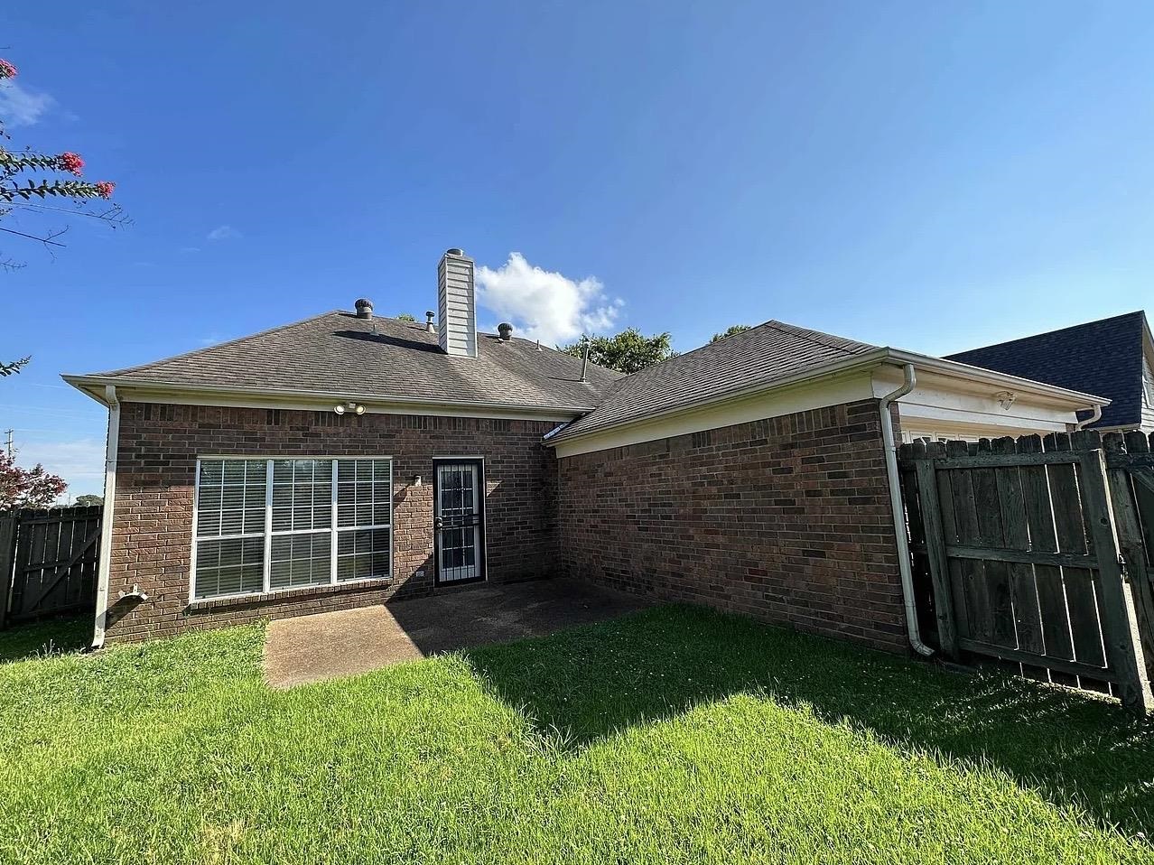 8784 Overcup Oaks Dr Property Photo 14