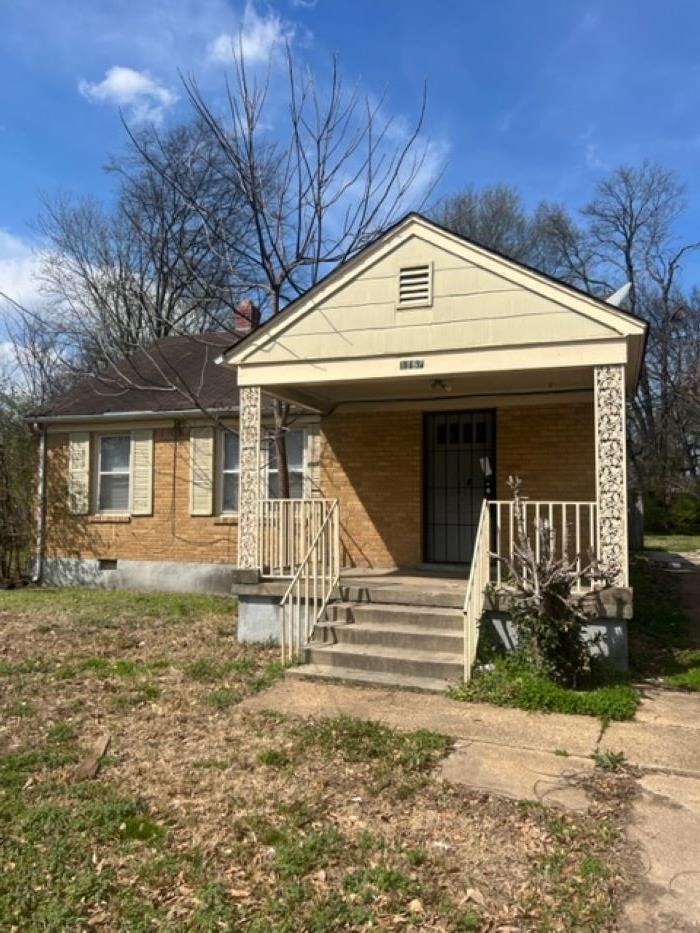1167 GORDON ST Property Photo 1