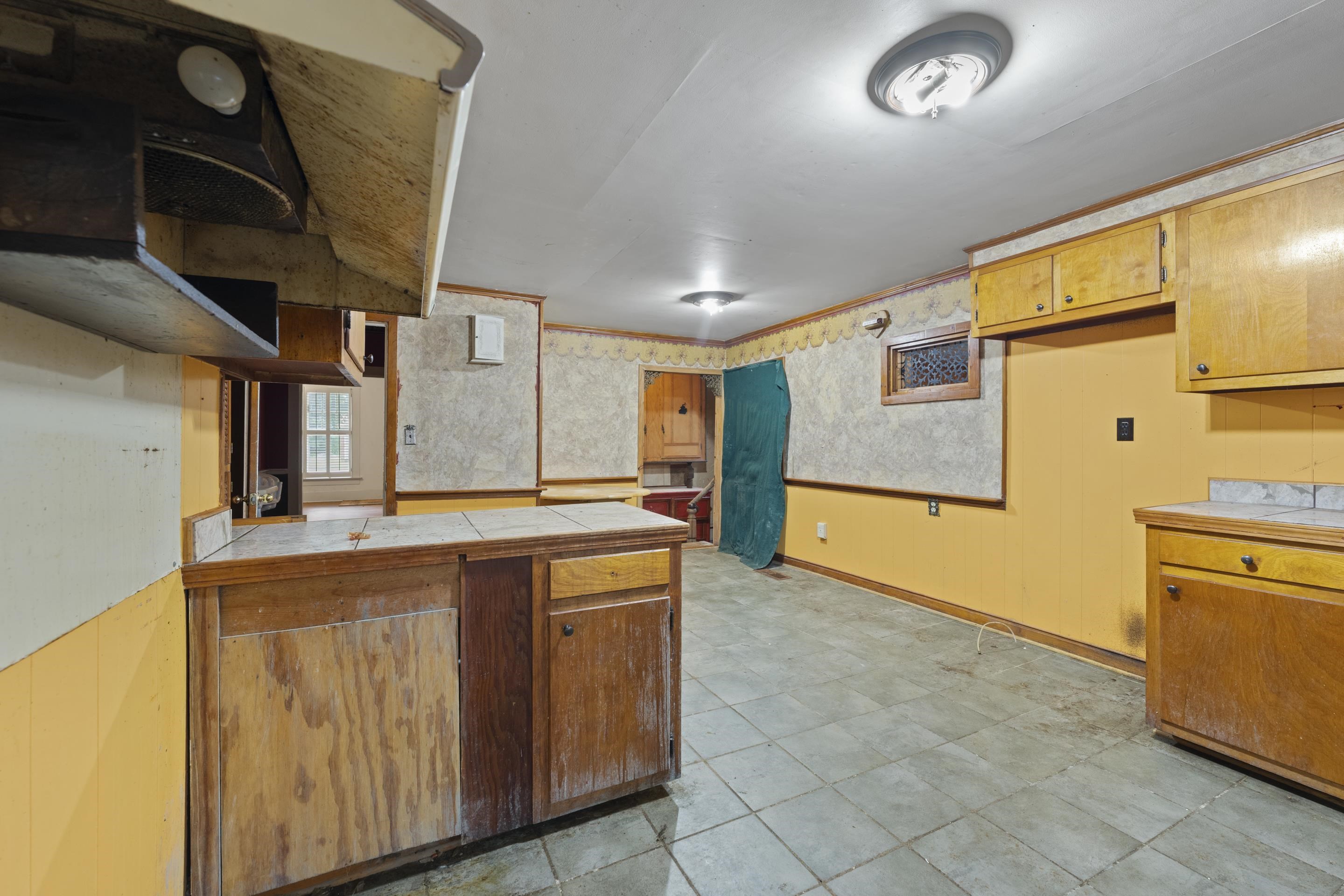 407 E Main St Property Photo 13
