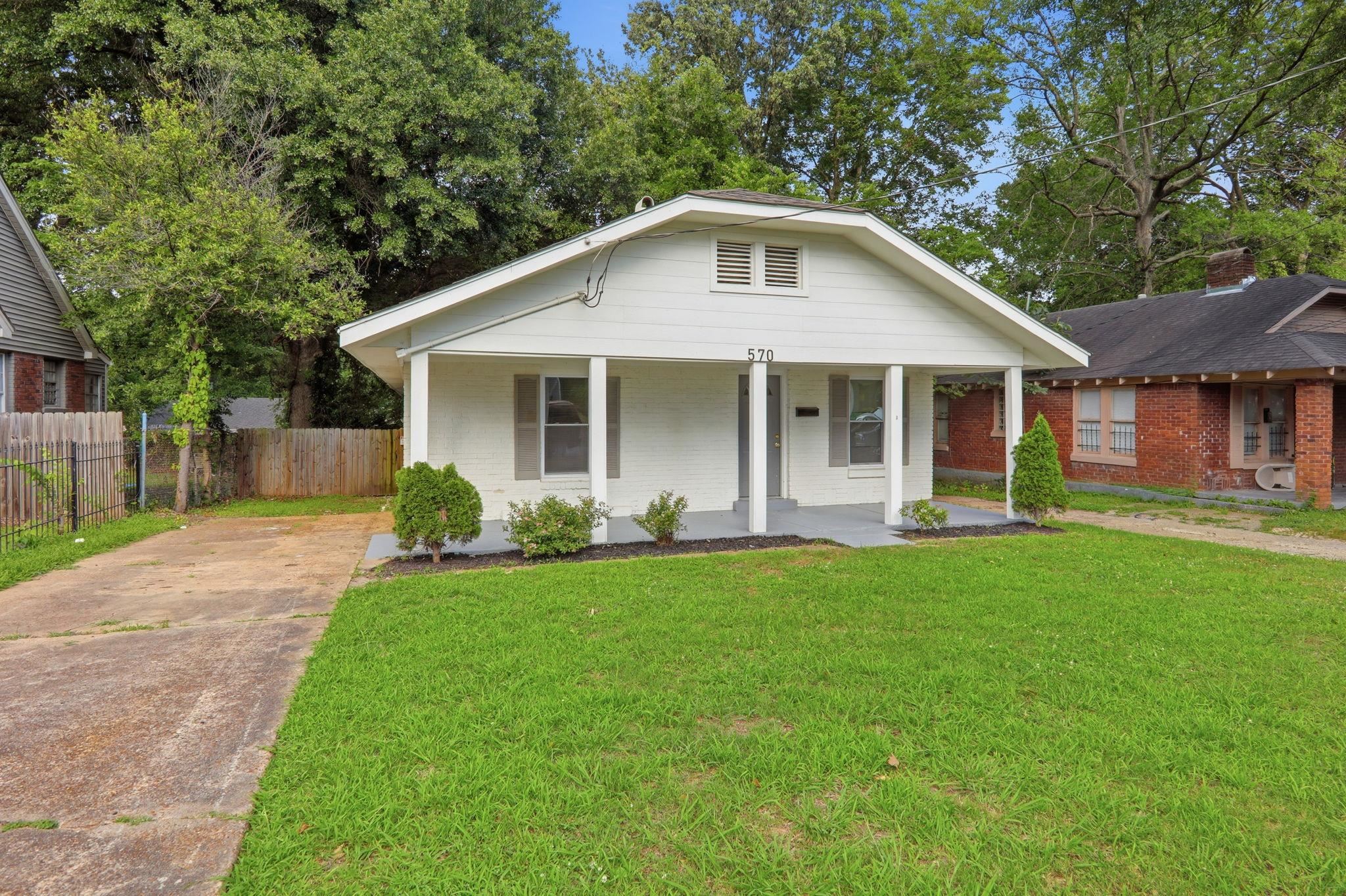 570 Marianna St Property Photo 2